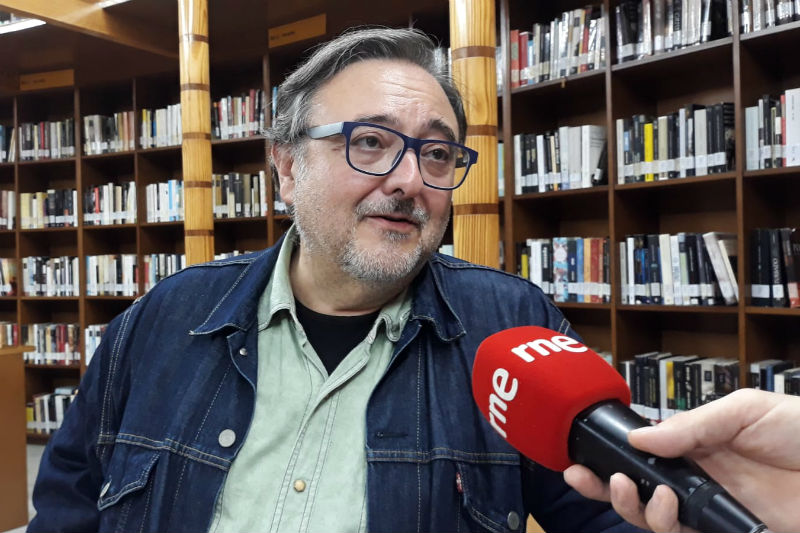 Eloy M. Cebrián, autor de 'Bajo la fría luz de octubre'. Eloy M. Cebrián, autor de 'Bajo la fría luz de octubre'.