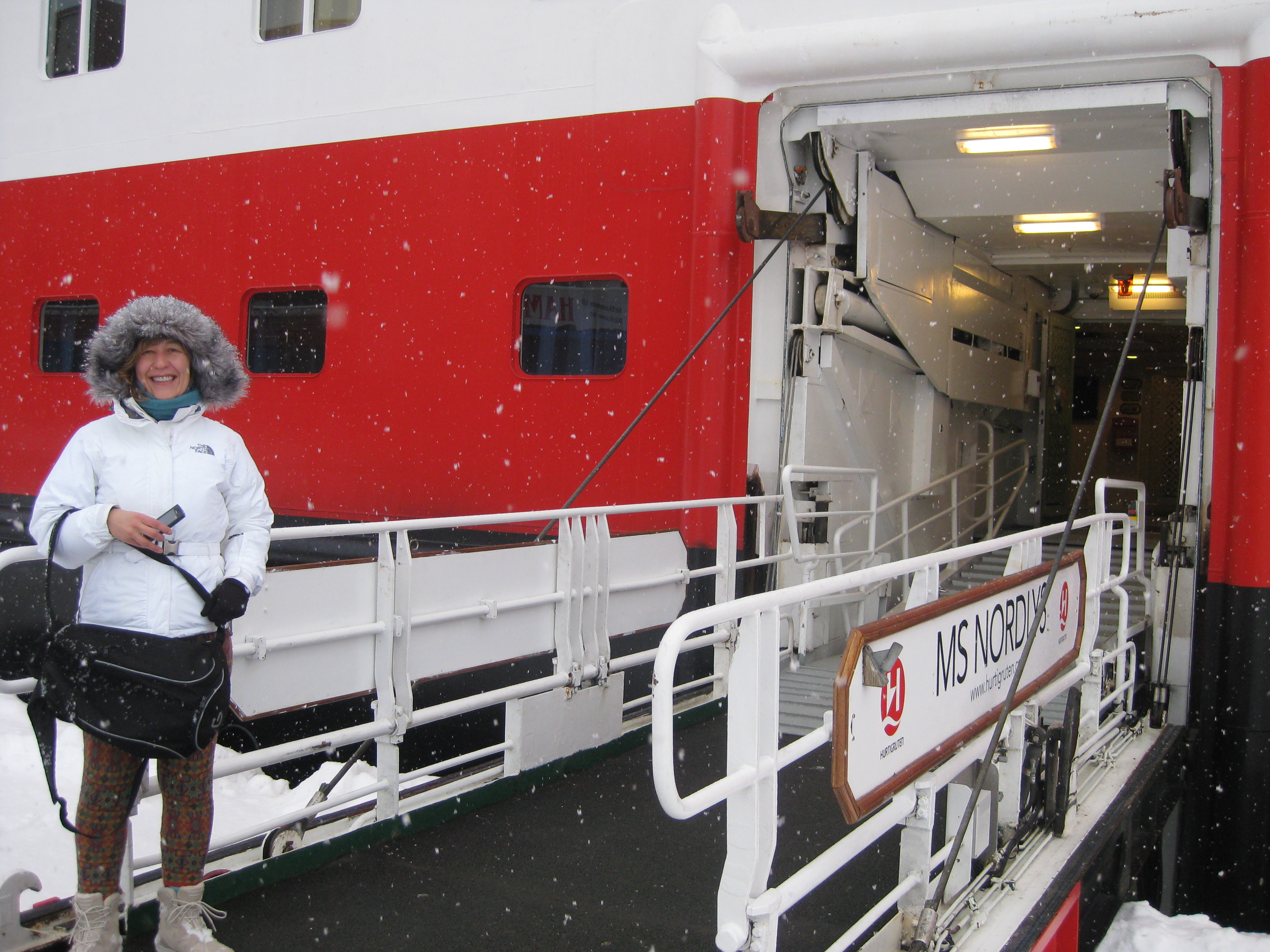 Embarcando (Making Noruega) Esther embarca en el MS Nordlys de Hurtigruten