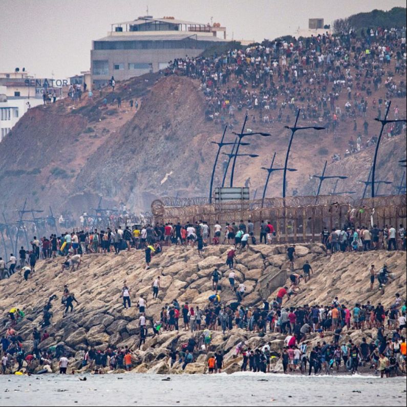 Emisión en árabe - La historia de Ceuta en 3000 años, y su crisis migratoria - 07/08/26