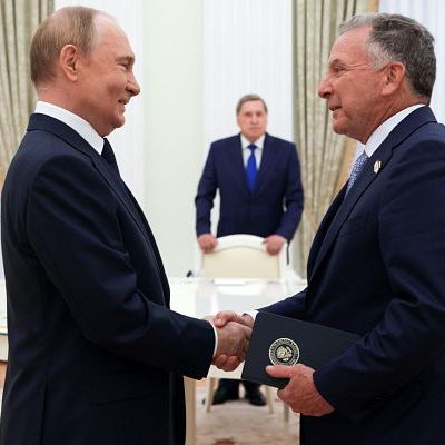 Emisión en ruso - Последние часы ультиматума Вашингтона Москве