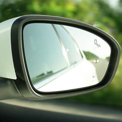 El español urgente con FundéuRAE -  «Punto ciego» y «ángulo muerto» - 07/11/25