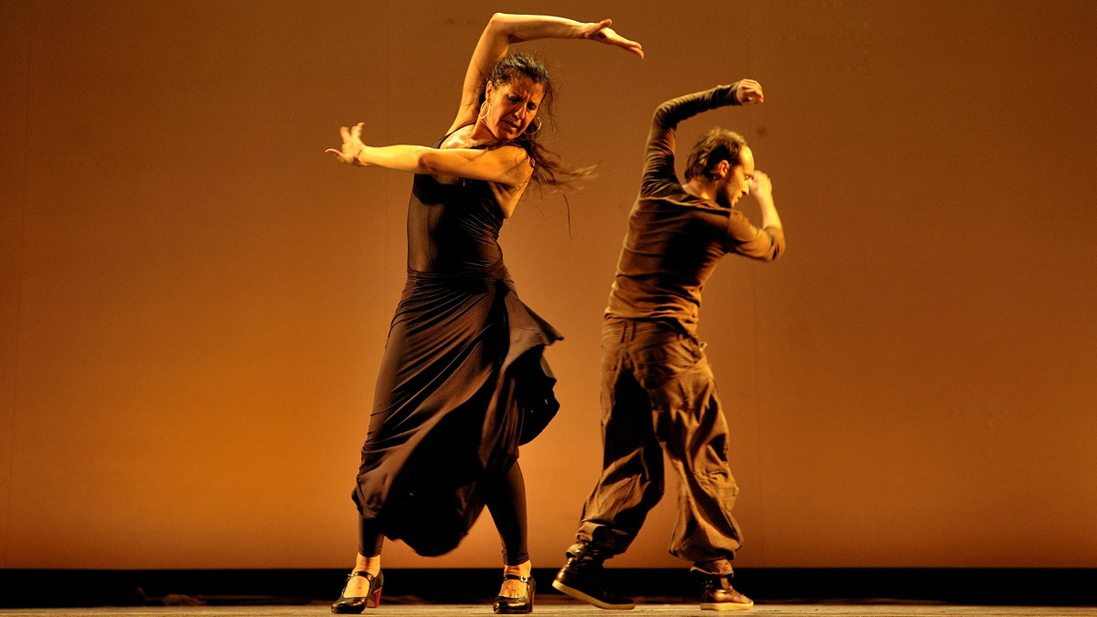 Los espectáculos de María Pagés profundizan en el conocimiento del arte flamenco a través de la poesía, la música y el baile.