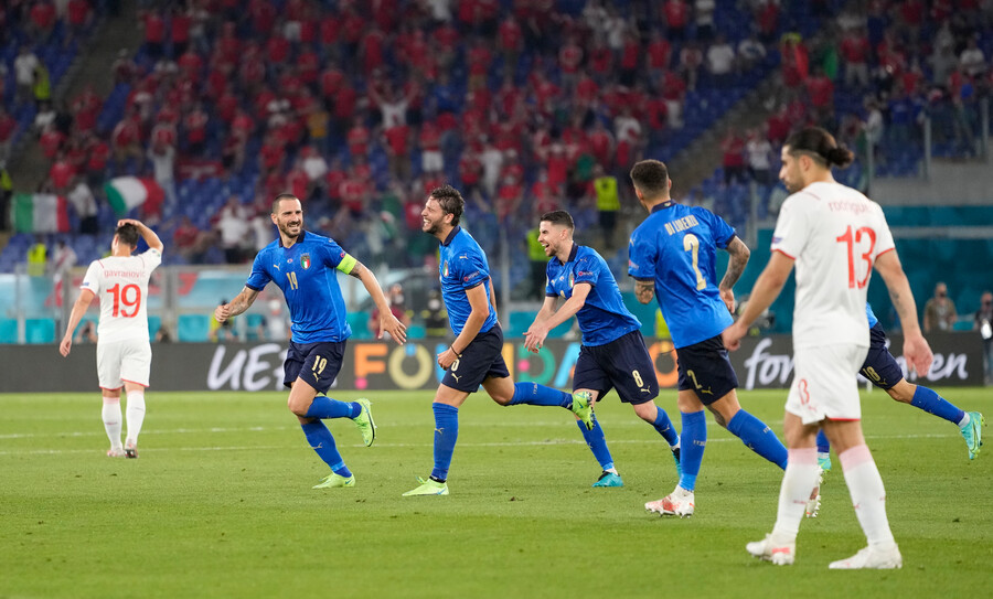 Italia deja temblando a Suiza en el Grupo A y pasa a octavos