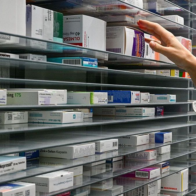 Europa abierta - Propuestas en la Eurocámara para paliar la escasez de medicamentos - 28/04/26 episode artwork