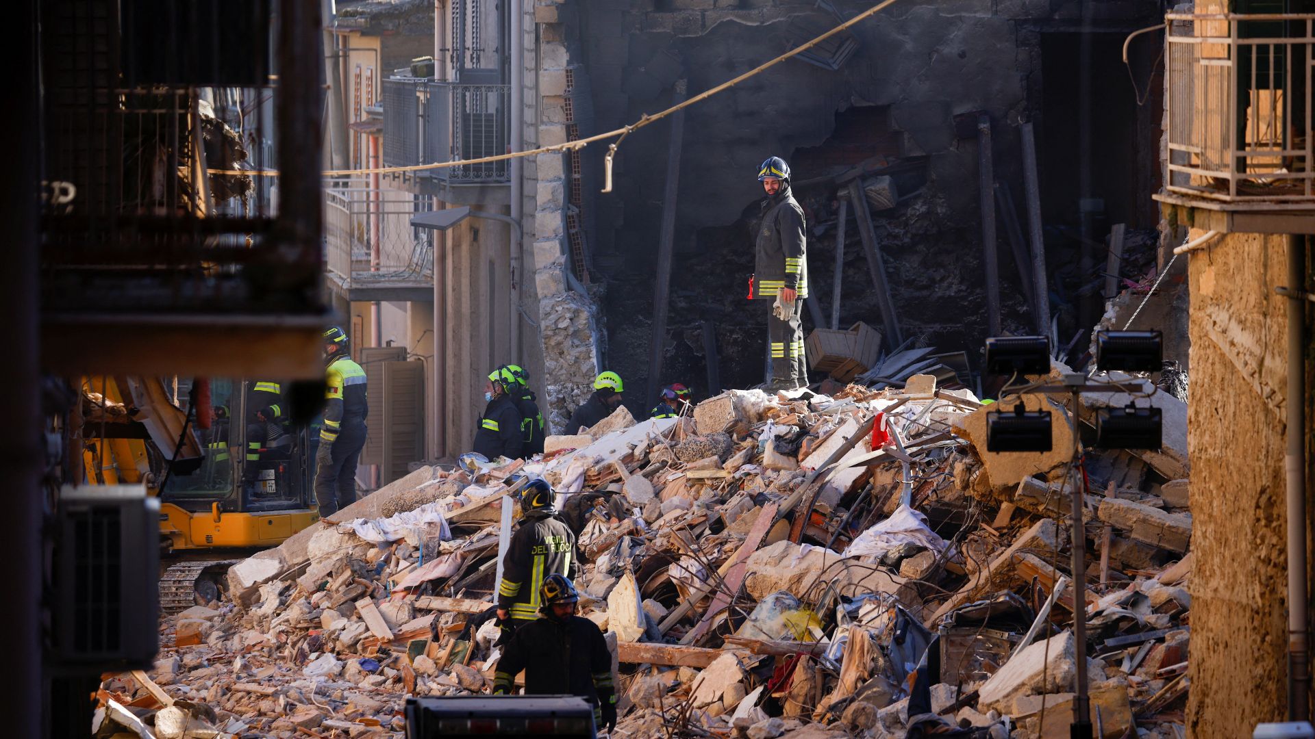 Muertos Y Desaparecidos En Un Explosión De Gas En Sicilia 0805