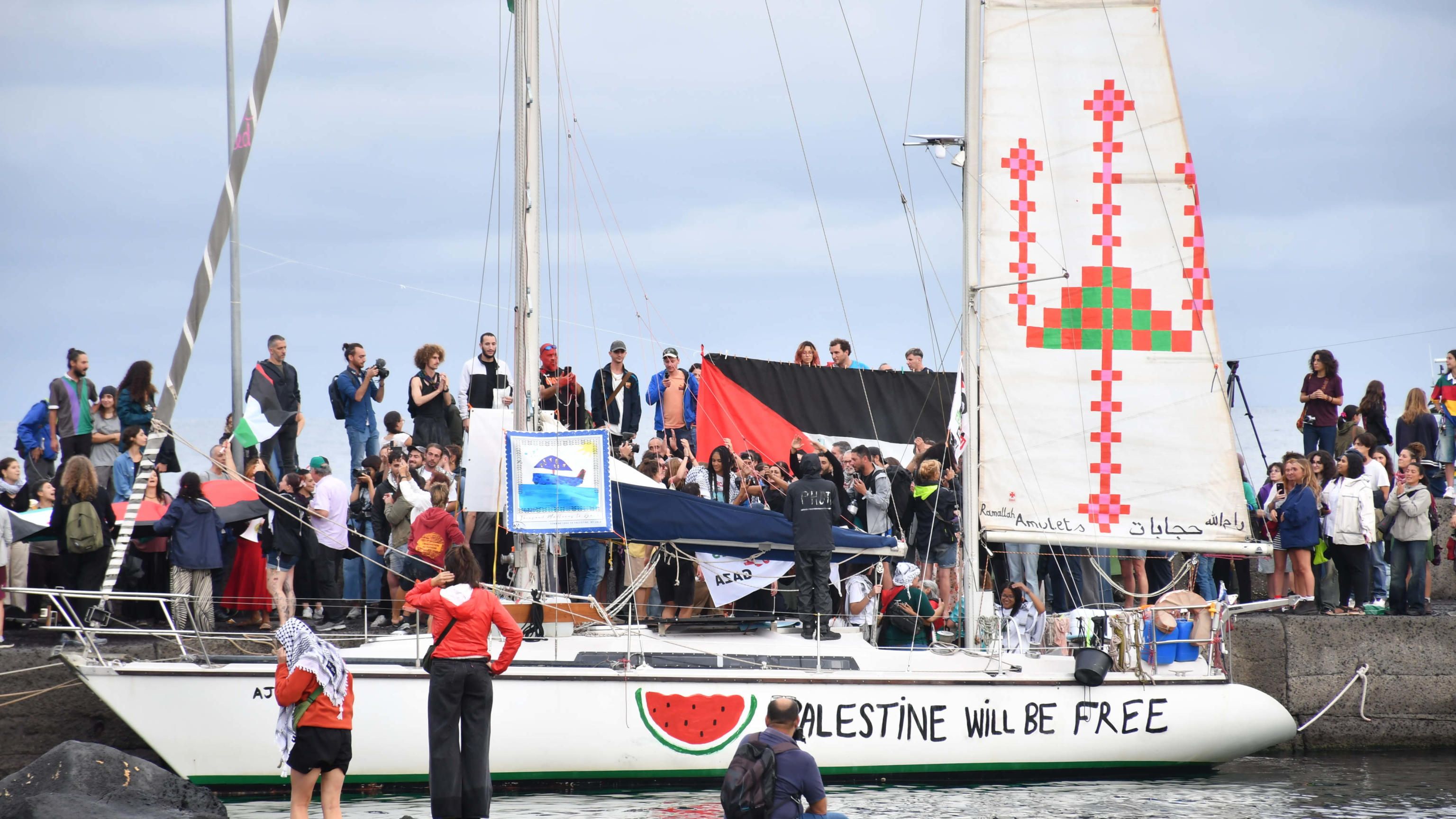La Flotilla a Gaza llega a la zona de riesgo y avisa de que el buque español puede llegar "tarde"