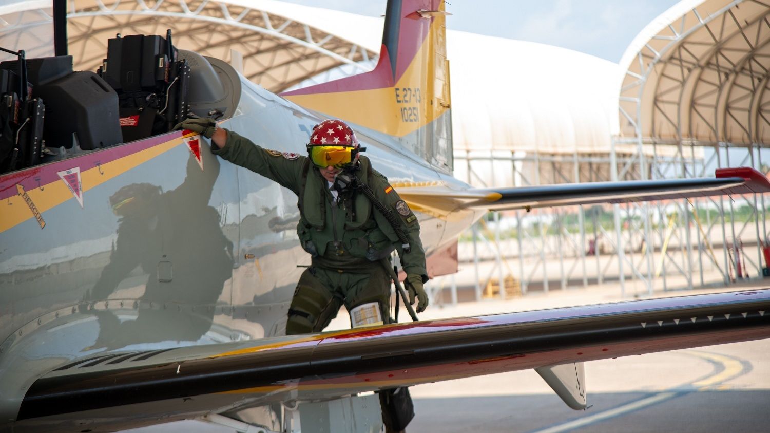La Formación Mirlo sustituye en el desfile de la Fiesta Nacional a la Patrulla Águila tras 40 años de servicio