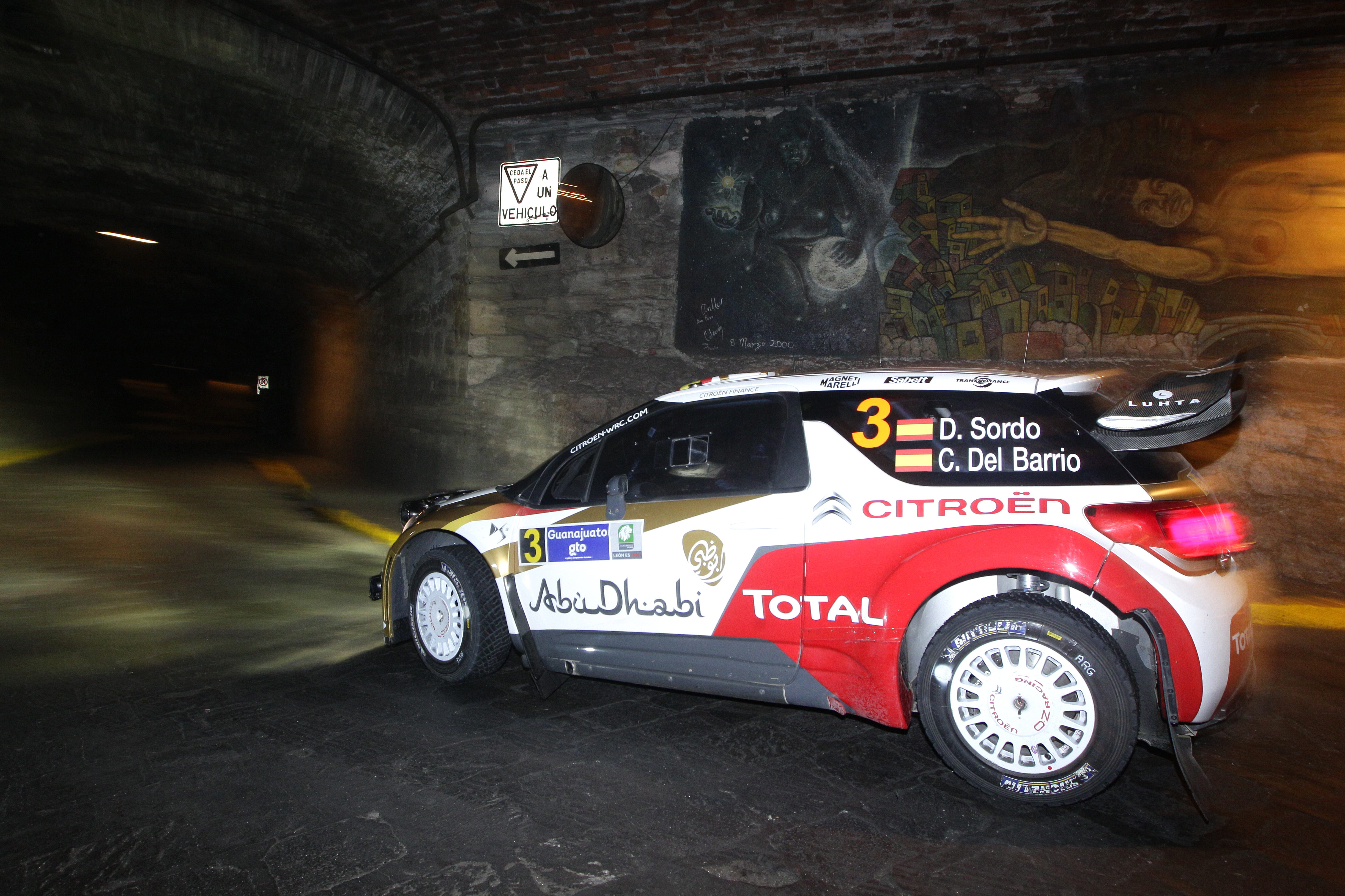 El francés ogier comienza al mando en el rally de méxico