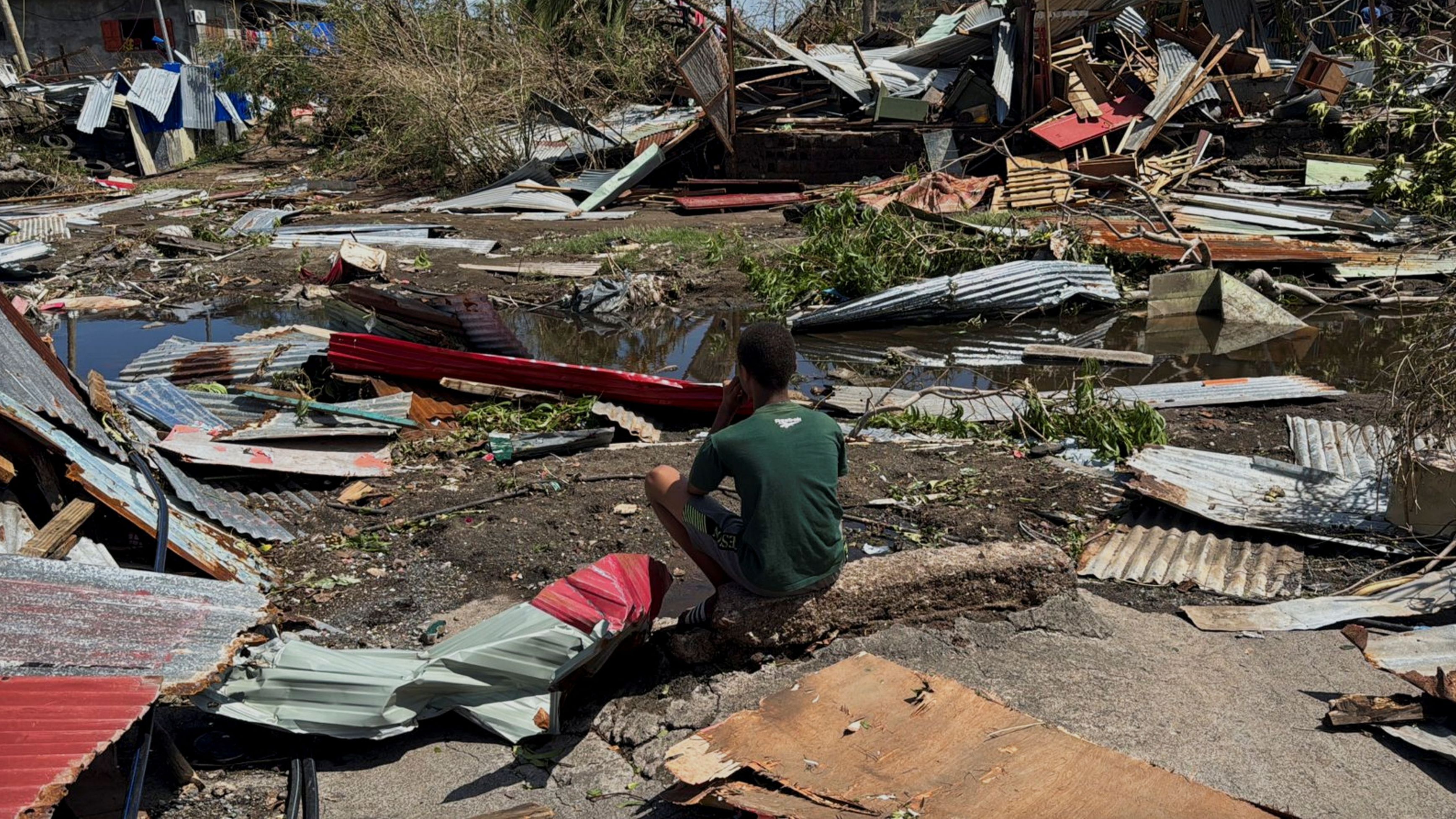 Aid Arrives in Mayotte After Cyclone Chido - News Directory 3