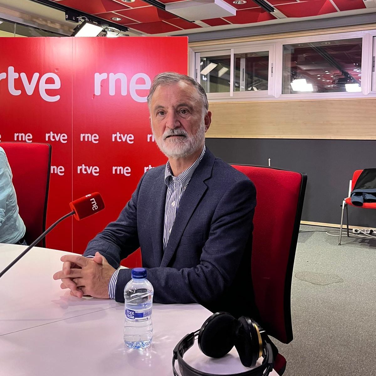 Garat, exalmirante: "El pretexto que emplean los EE.UU. es el de una hipotética guerra o un conflicto armado"