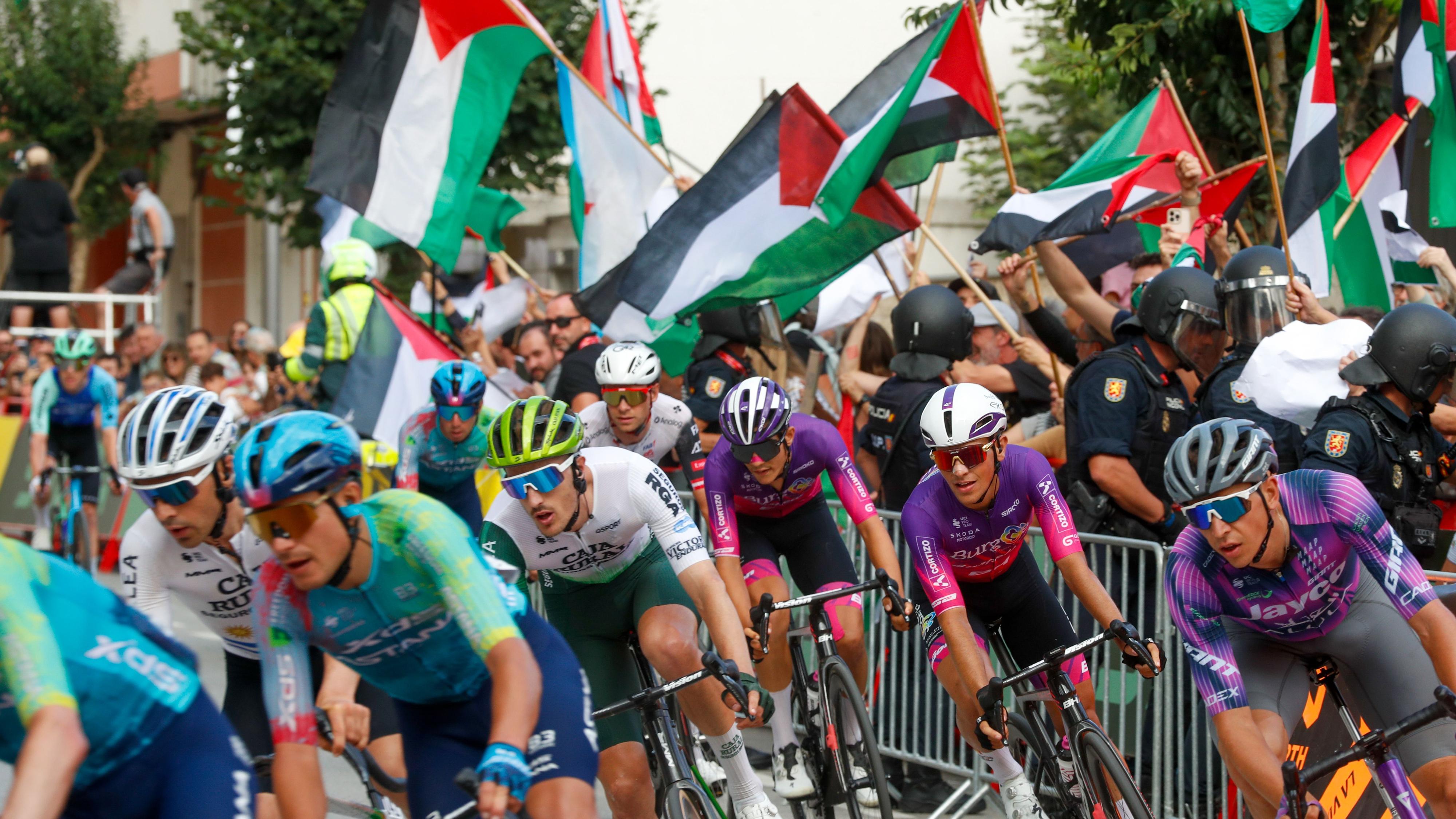 La Audiencia Nacional abre diligencias por las protestas en la Vuelta por un posible delito de odio contra el equipo Israel
