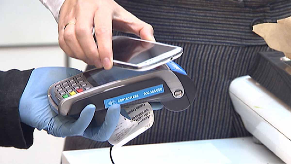 El Gobierno obligará a los comercios a ofrecer alternativas al pago en ...