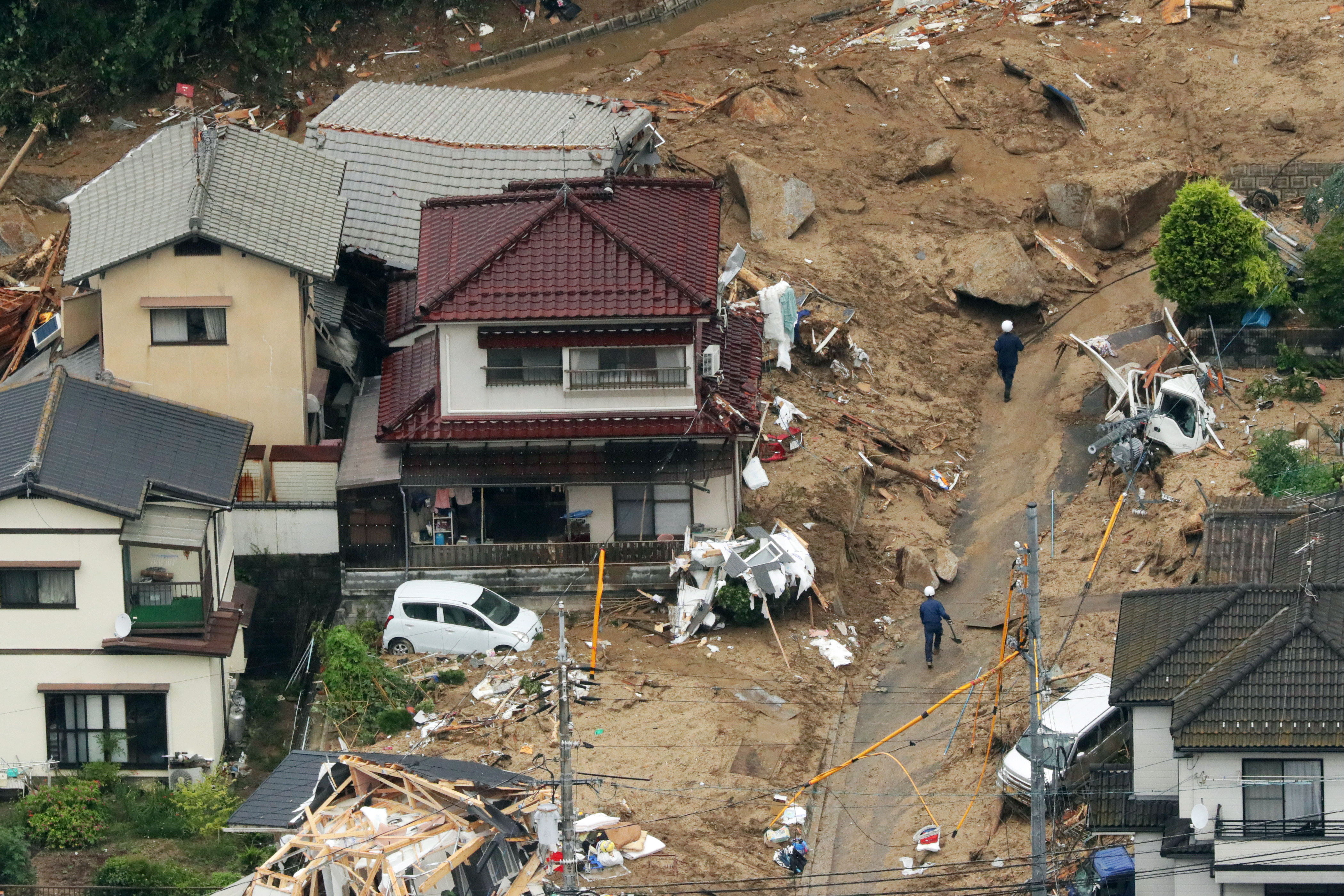 Graves inundaciones en Japón Casas destrozadas por las fuertes lluvias en la prefectura de Hiroshima