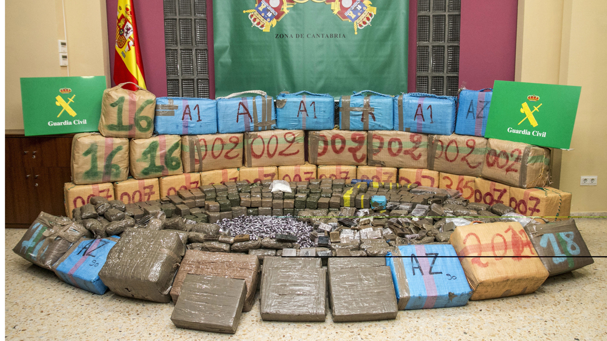 La Guardia Civil Detiene A 26 Personas Y Se Incauta 4350 Kilos De Hachís Tras Desarticular Dos 5413