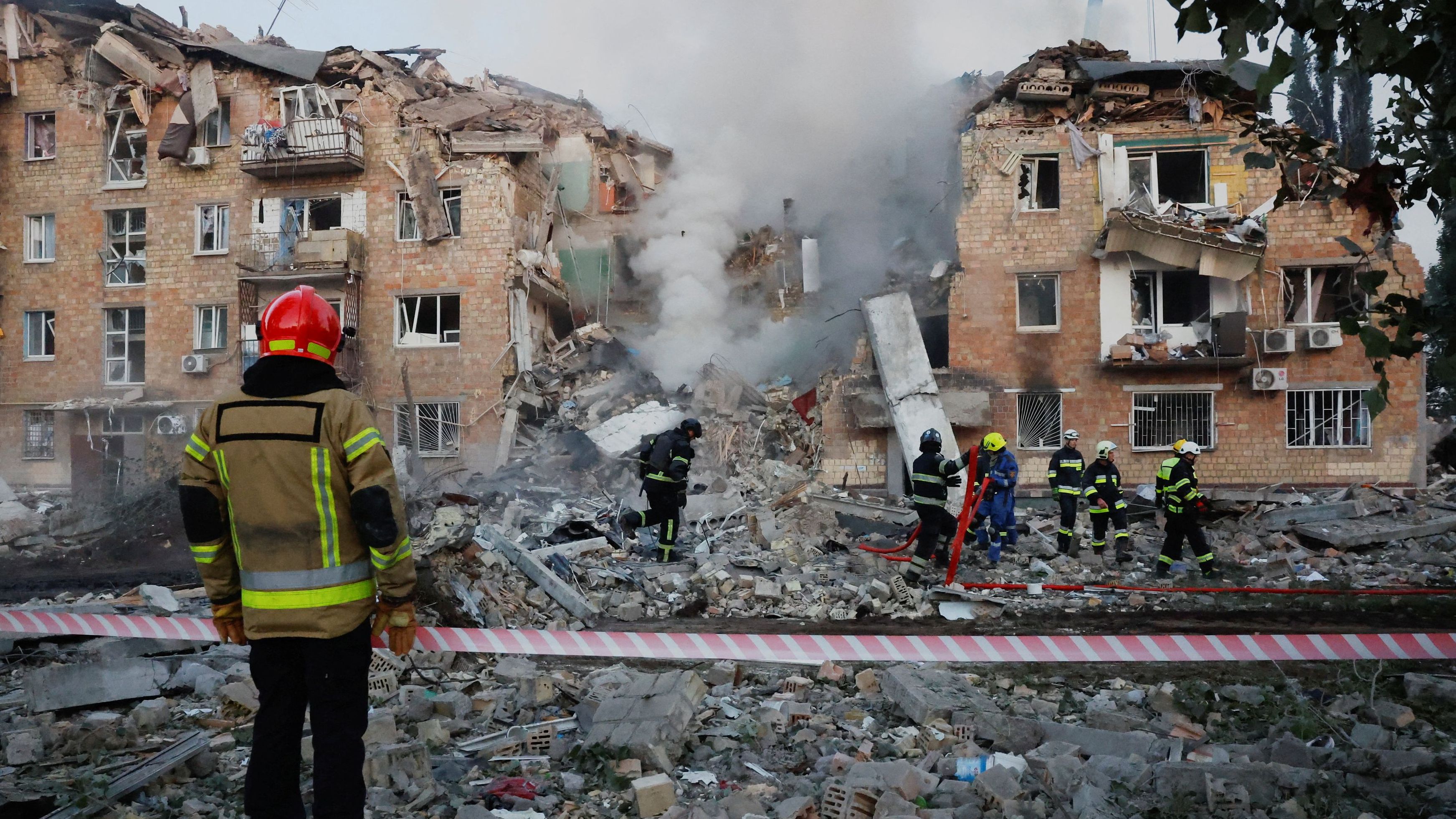 Guerra Ucrania - Rusia en directo | Ocho muertos y decenas de heridos en un ataque ruso contra Kiev