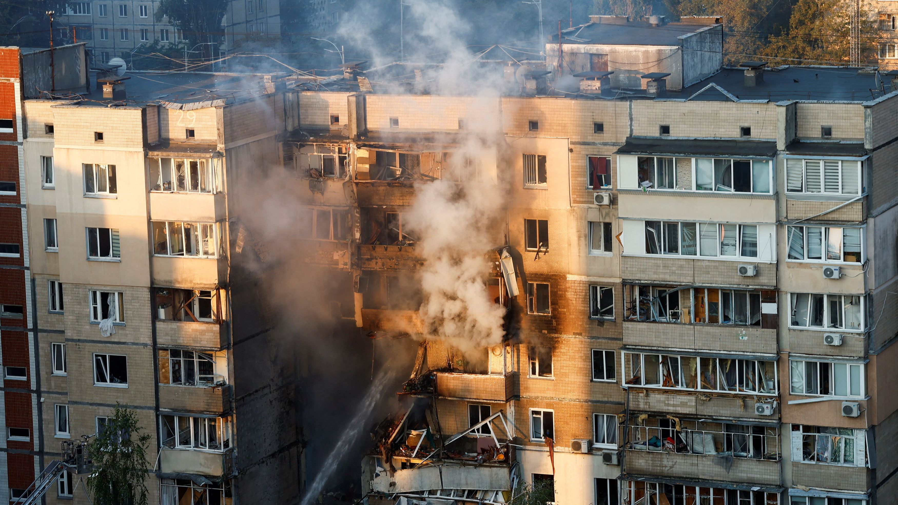 Guerra Ucrania - Rusia en directo | Un ataque ruso deja dos muertos en Kiev y alcanza por primera vez un edificio del Gobierno ucraniano