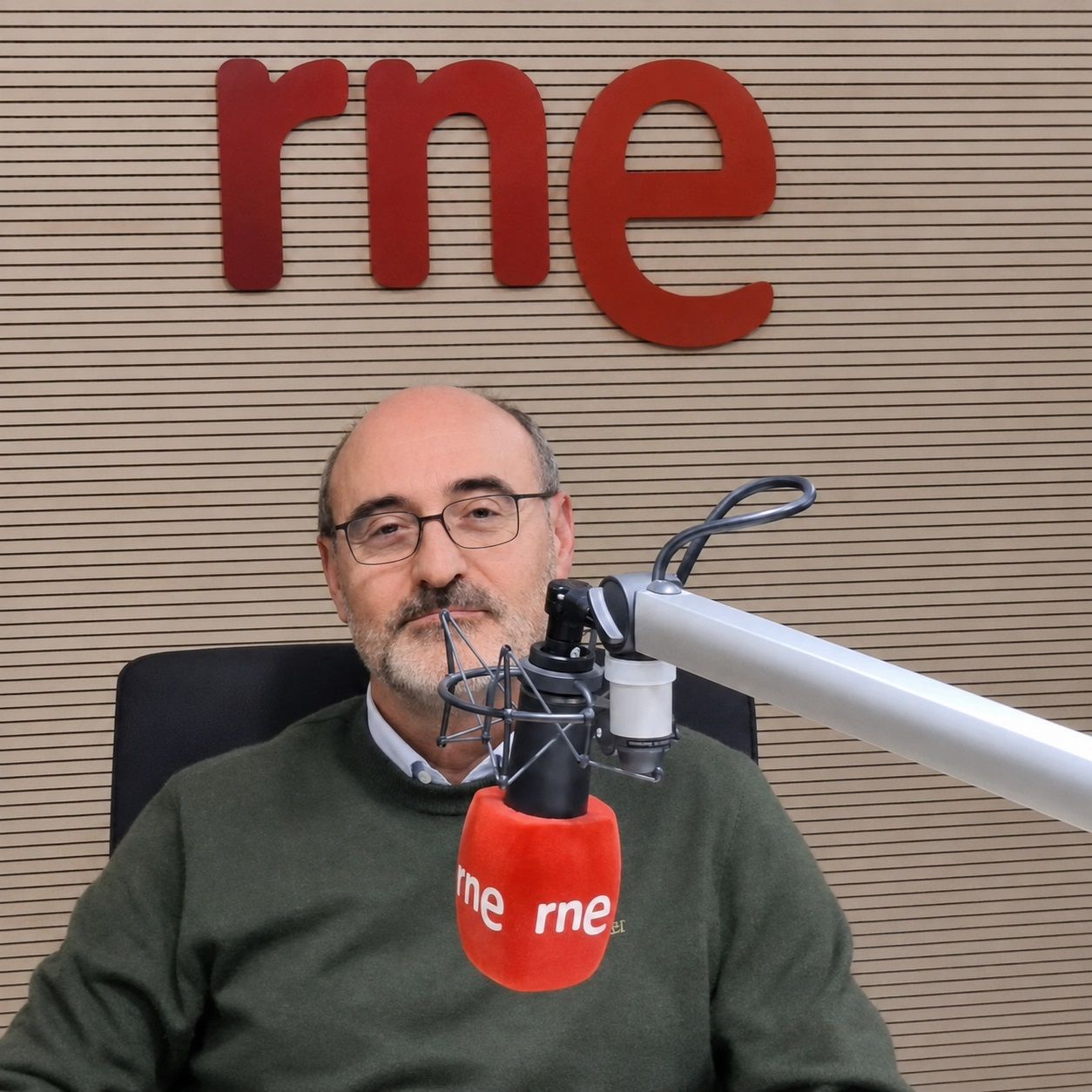 A hombros de gigantes - La energía oscura podría no ser una constante universal y dar lugar a una nueva física - 24/05/2026