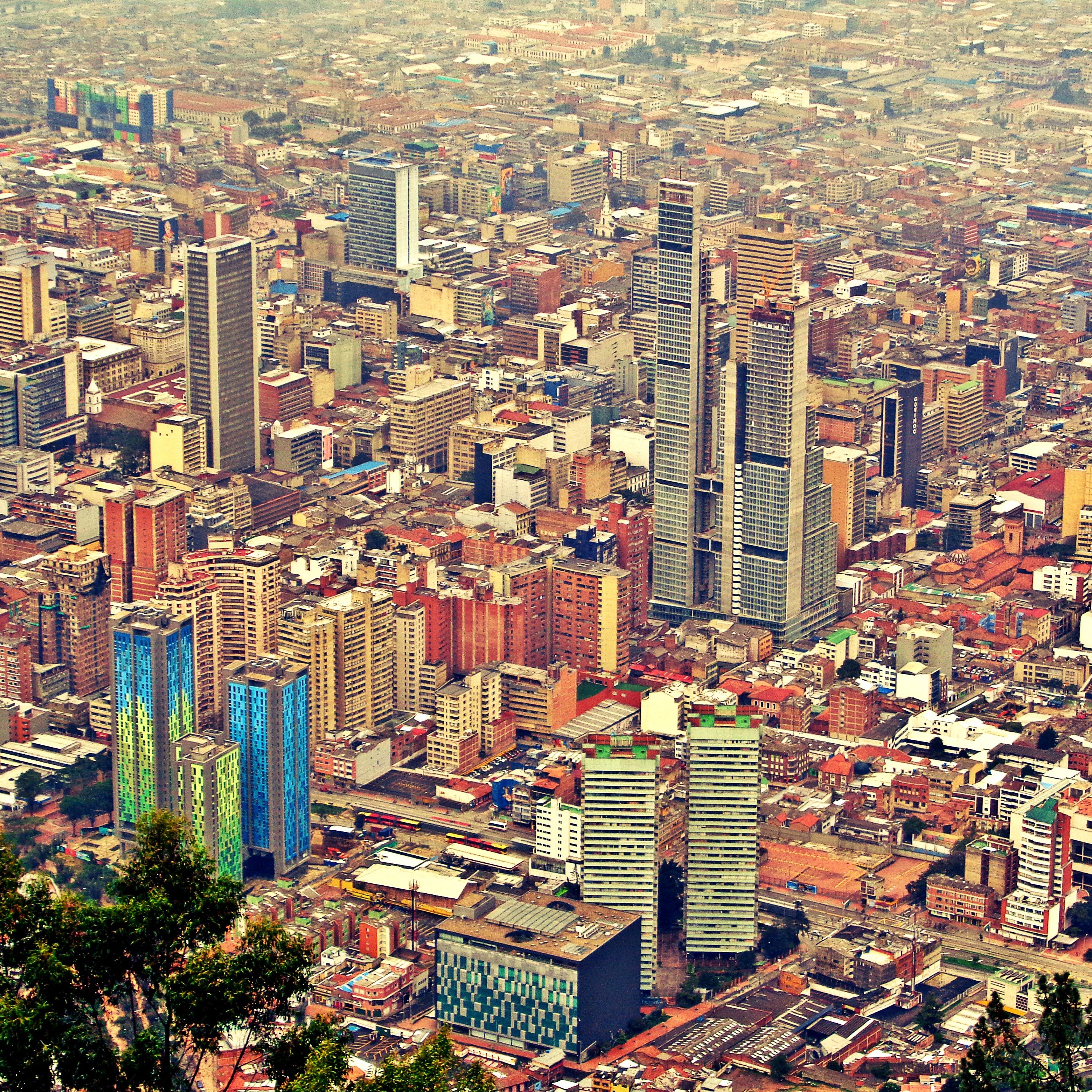 Hora América en Radio 5 - Quiba, el barrio que crece en los márgenes de Bogotá - 23/05/26