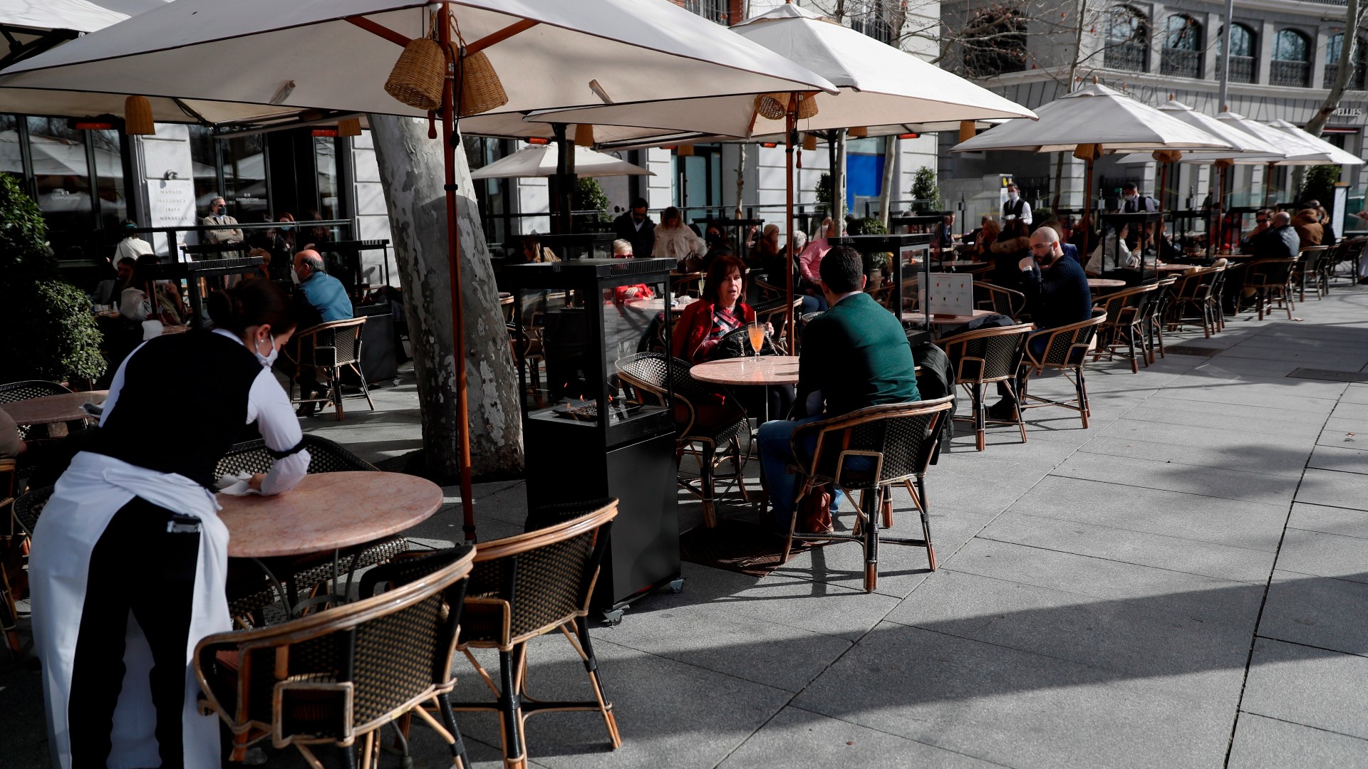 La hostelería, con más de 450. 000 trabajadores en erte, pide 3. 770 millones de euros en ayudas directas