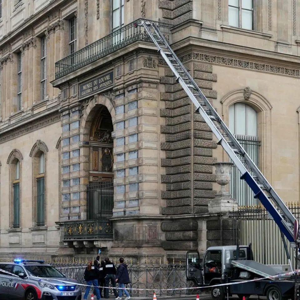 Hoy empieza todo - Gente que trabaja: robo en el Louvre - 20/10/25
