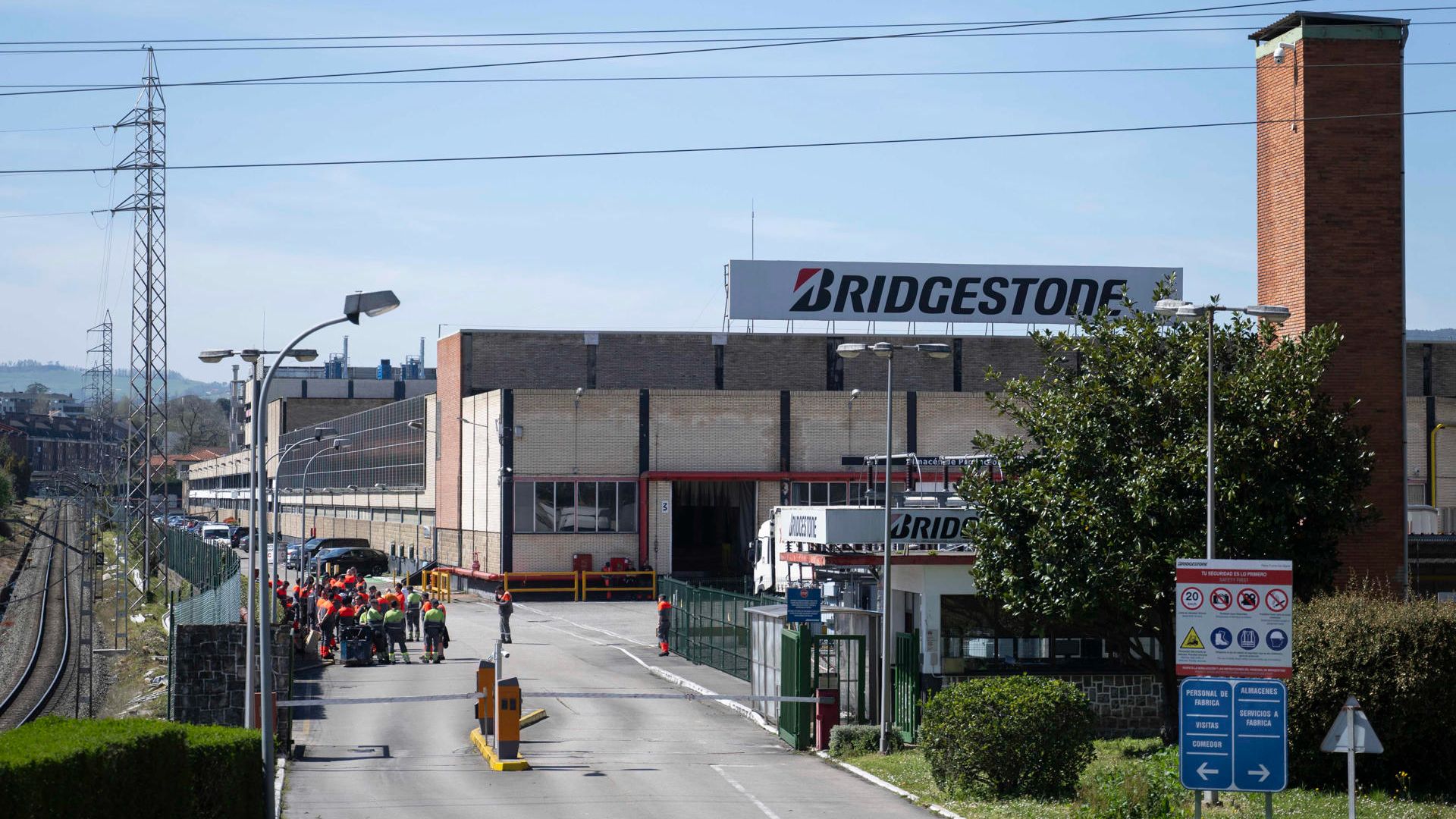 Parada la producción de Bridgestone Basauri y Usansolo por huelga
