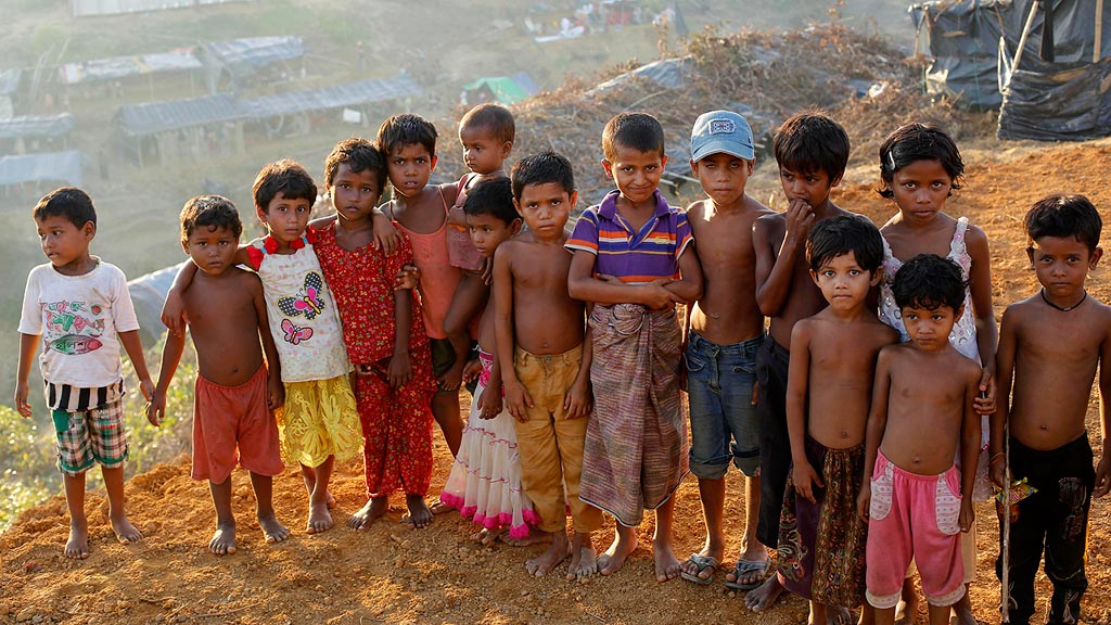 Huir de birmania: la tragedia de más de 200. 000 de niños rohinyás