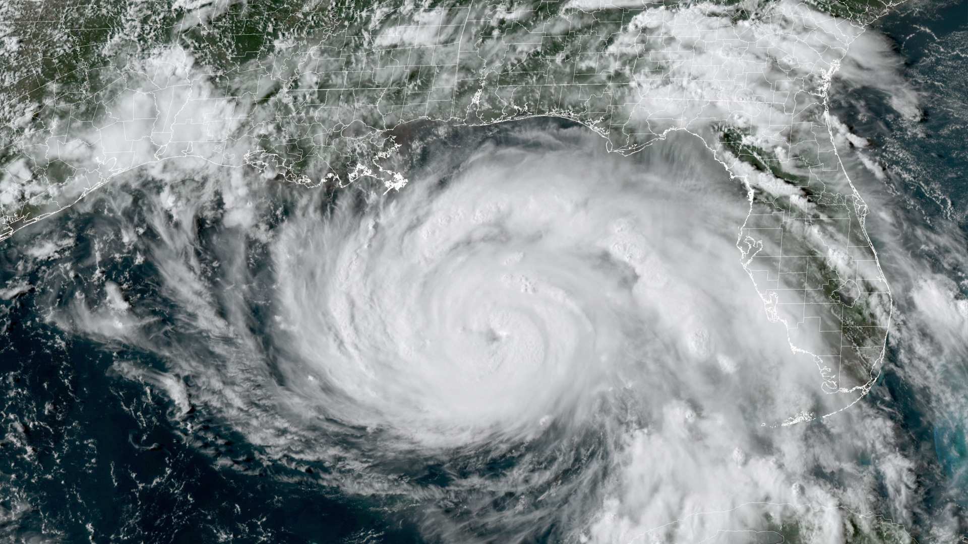 Imagen metereológica de la tormenta Ida Imagen satélite del huracán Ida, de categoría 4, poco tiempo antes de golpear el estado de Luisiana con vientos de hasta 240 kilómetros por hora