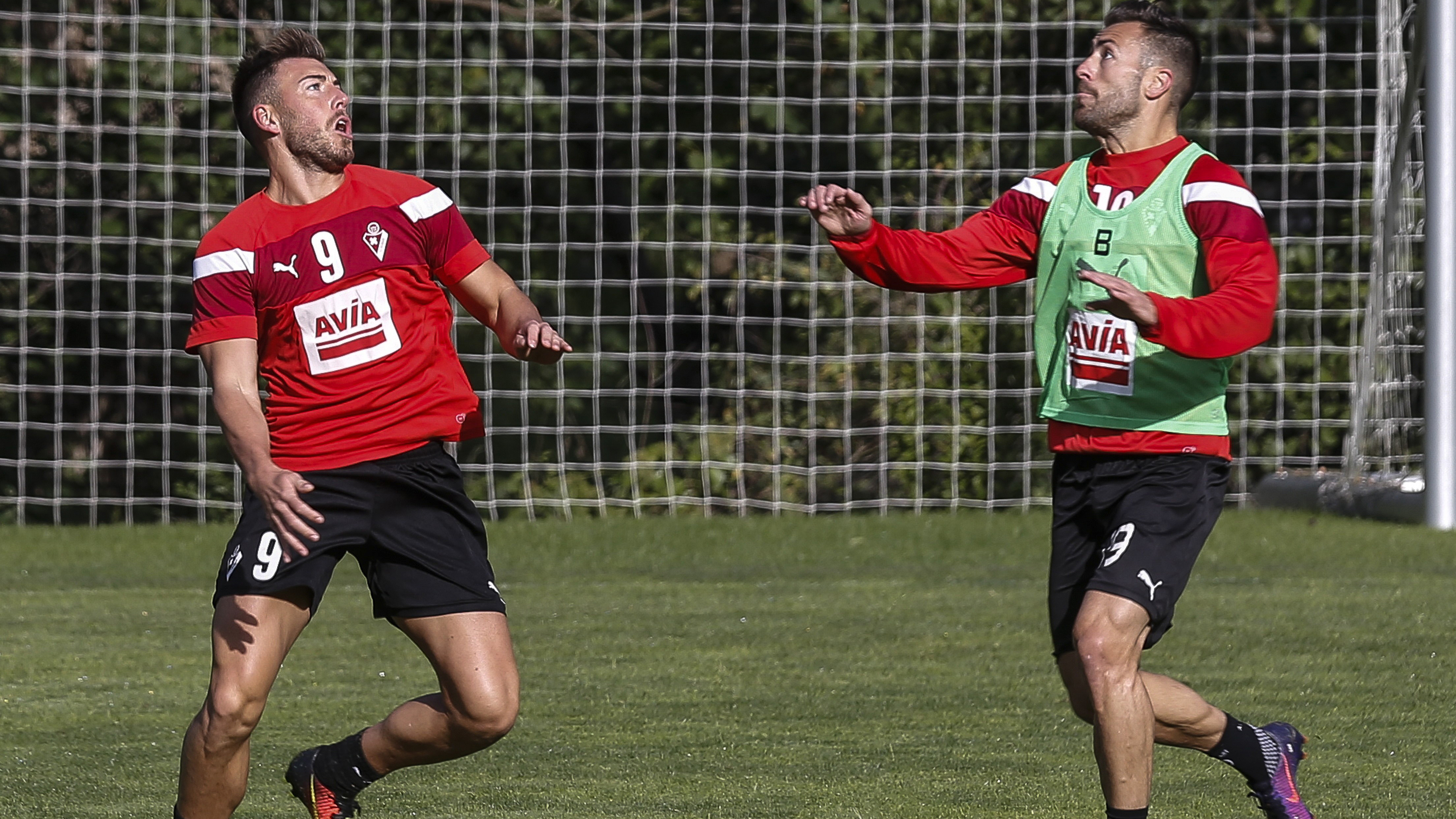 Sergi Enrich y dos exjugadores del Eibar, imputados por un vídeo de  contenido sexual