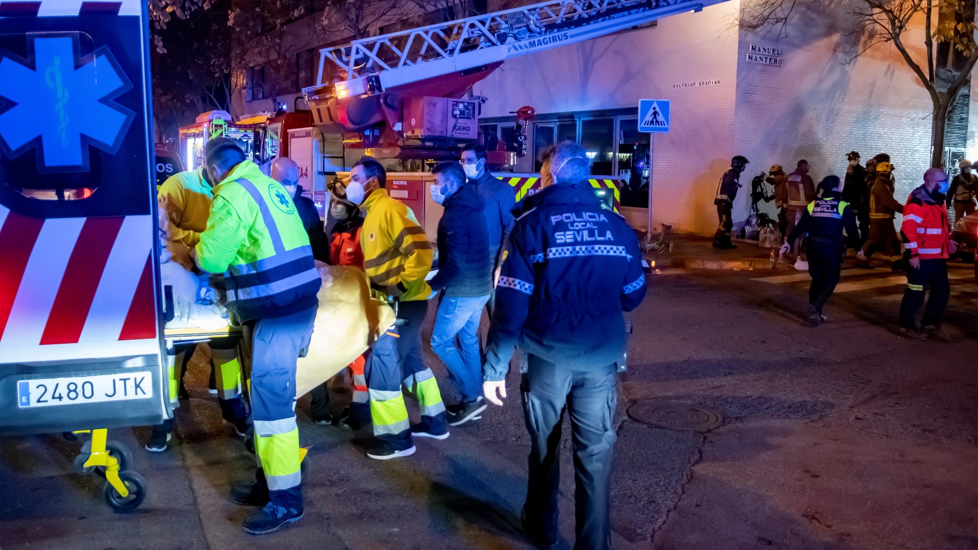 Una fallecida y cinco heridos graves en el incendio de una residencia ...