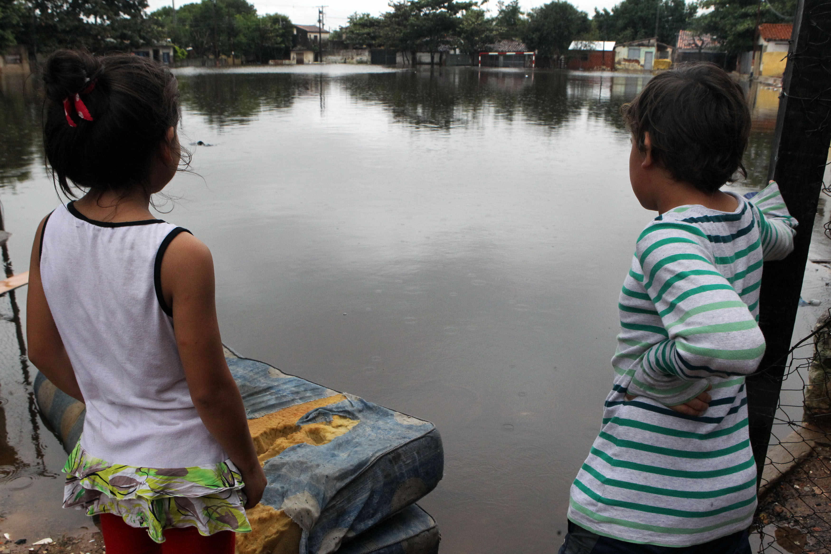 Las Inundaciones En Paraguay Provocan Más De 300 000 Desplazados Según