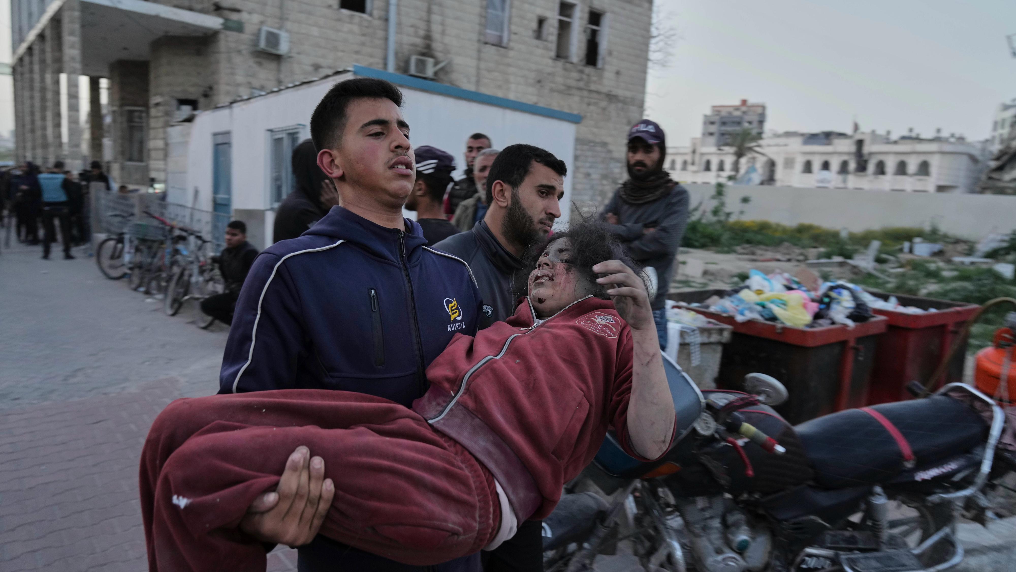 Israel recrudece su ofensiva en ciudad de Gaza con ataques que dejan un ...