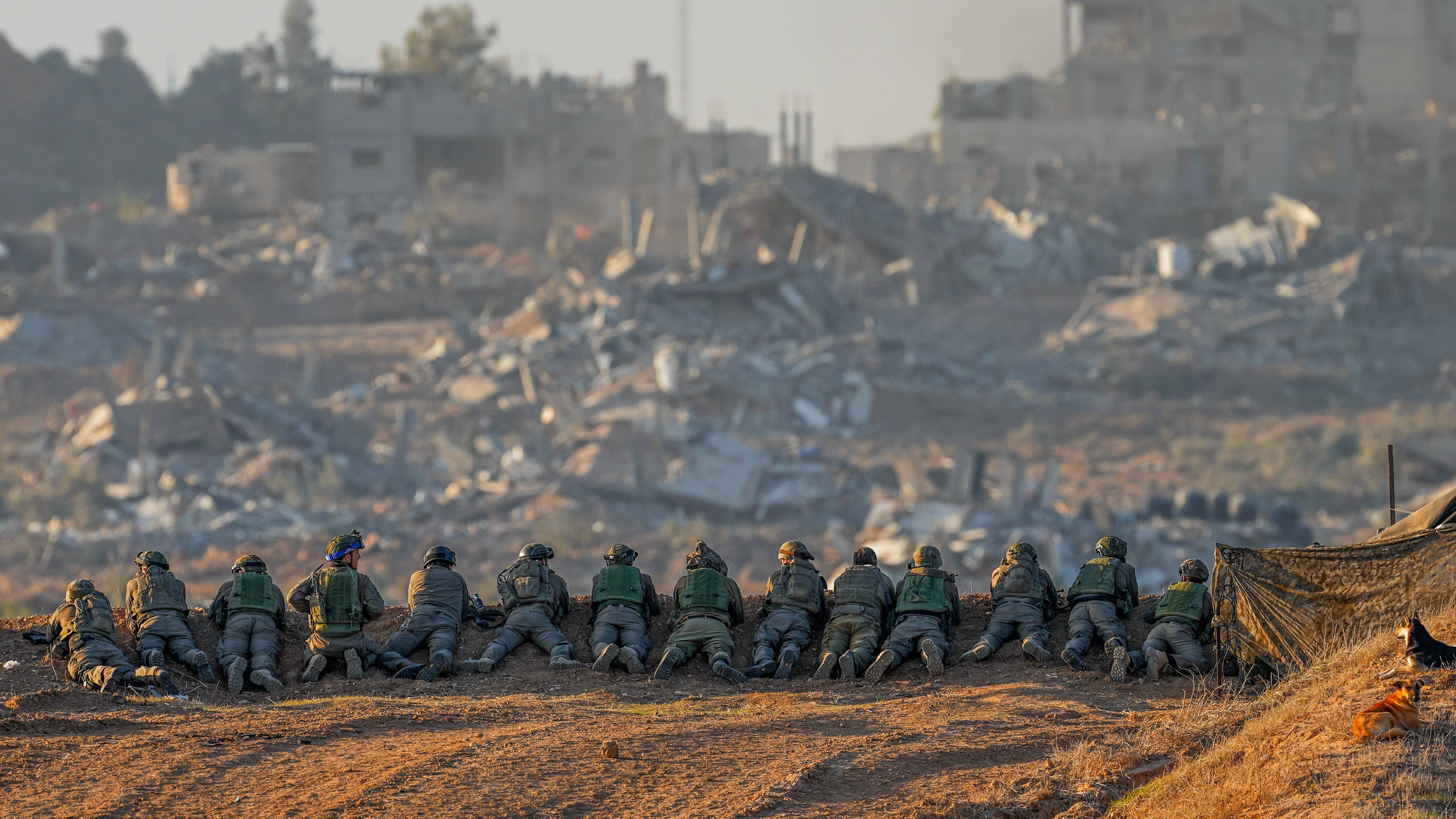 Israel insta a Hamás a rendirse en Gaza mientras la ONU pide el fin de ...