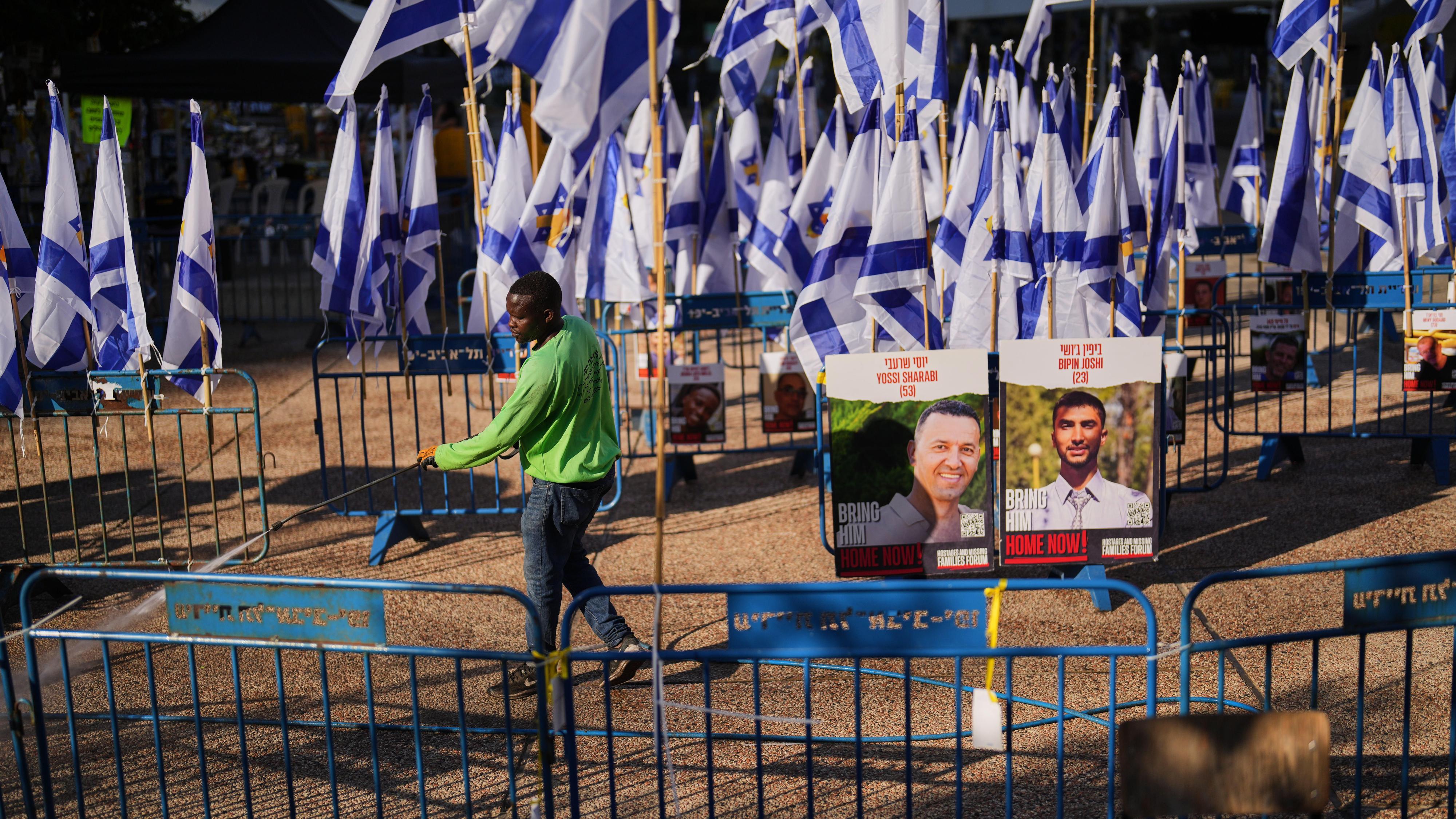 Israel identifica los cuerpos de los cuatro rehenes entregados por Hamás mientras aumenta la tensión en el norte de Gaza