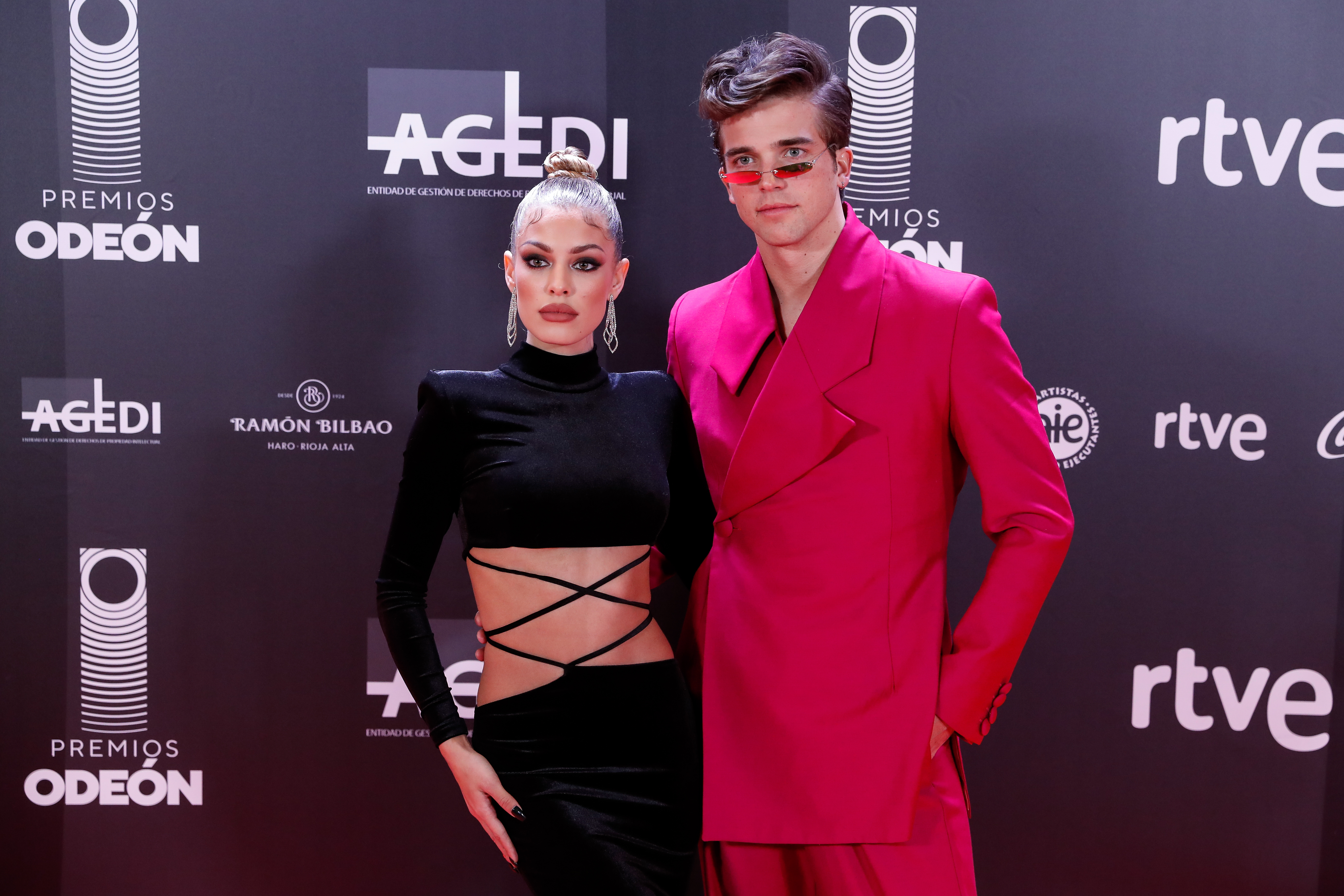 Jessica Goicoechea y River Viiperi posando juntos el pasado 20 de enero en los premios Odeón de la música. Jessica Goicoechea y River Viiperi posando juntos el pasado 20 de enero en los premios Odeón de la música.