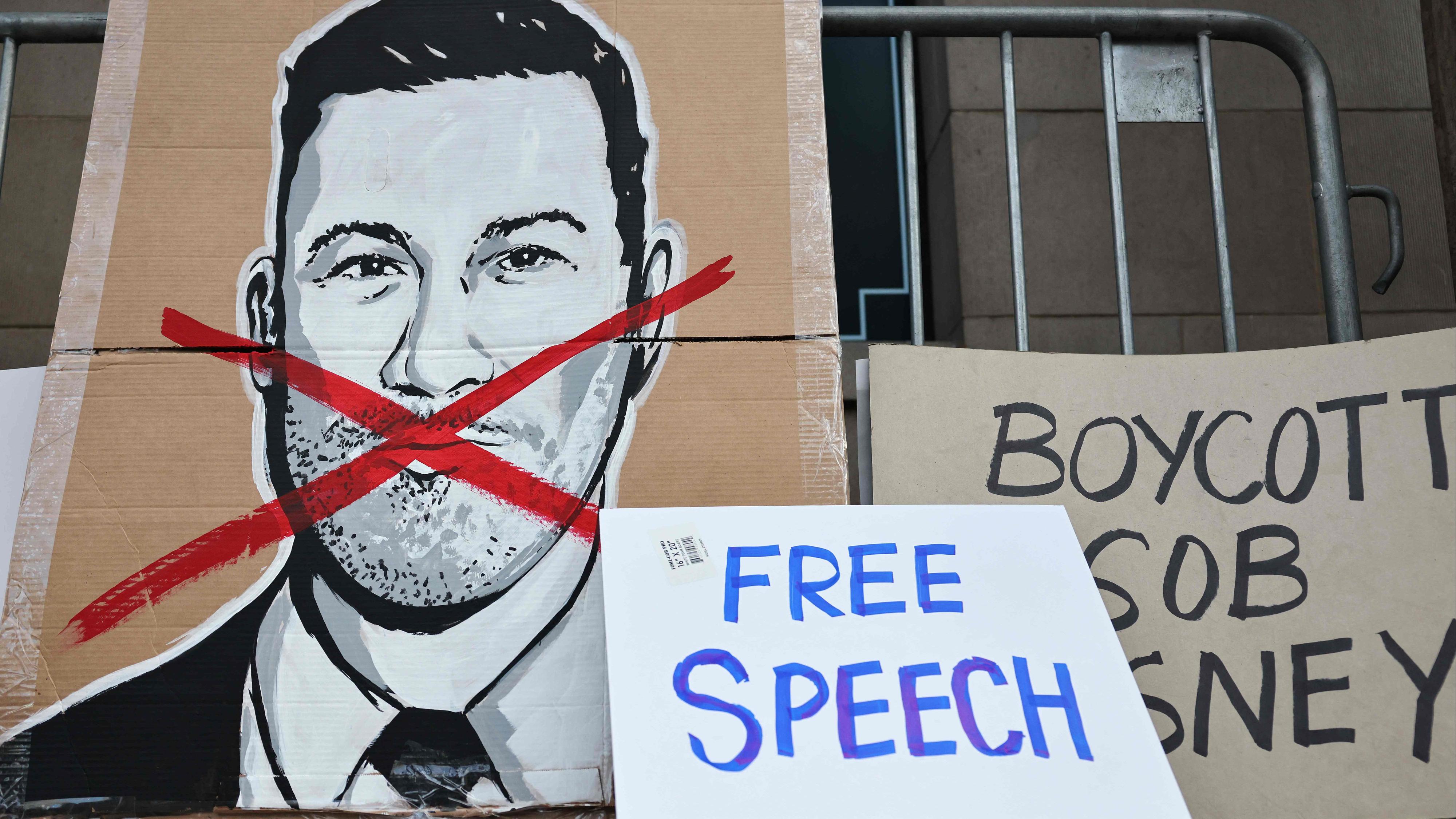 Jimmy Kimmel pide perdón por los comentarios de Kirk y asegura que Trump "no aguanta las bromas" en su regreso a la televisión