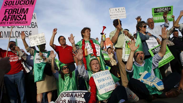 El juez admite la querella por las preferentes de Bankia | RTVE