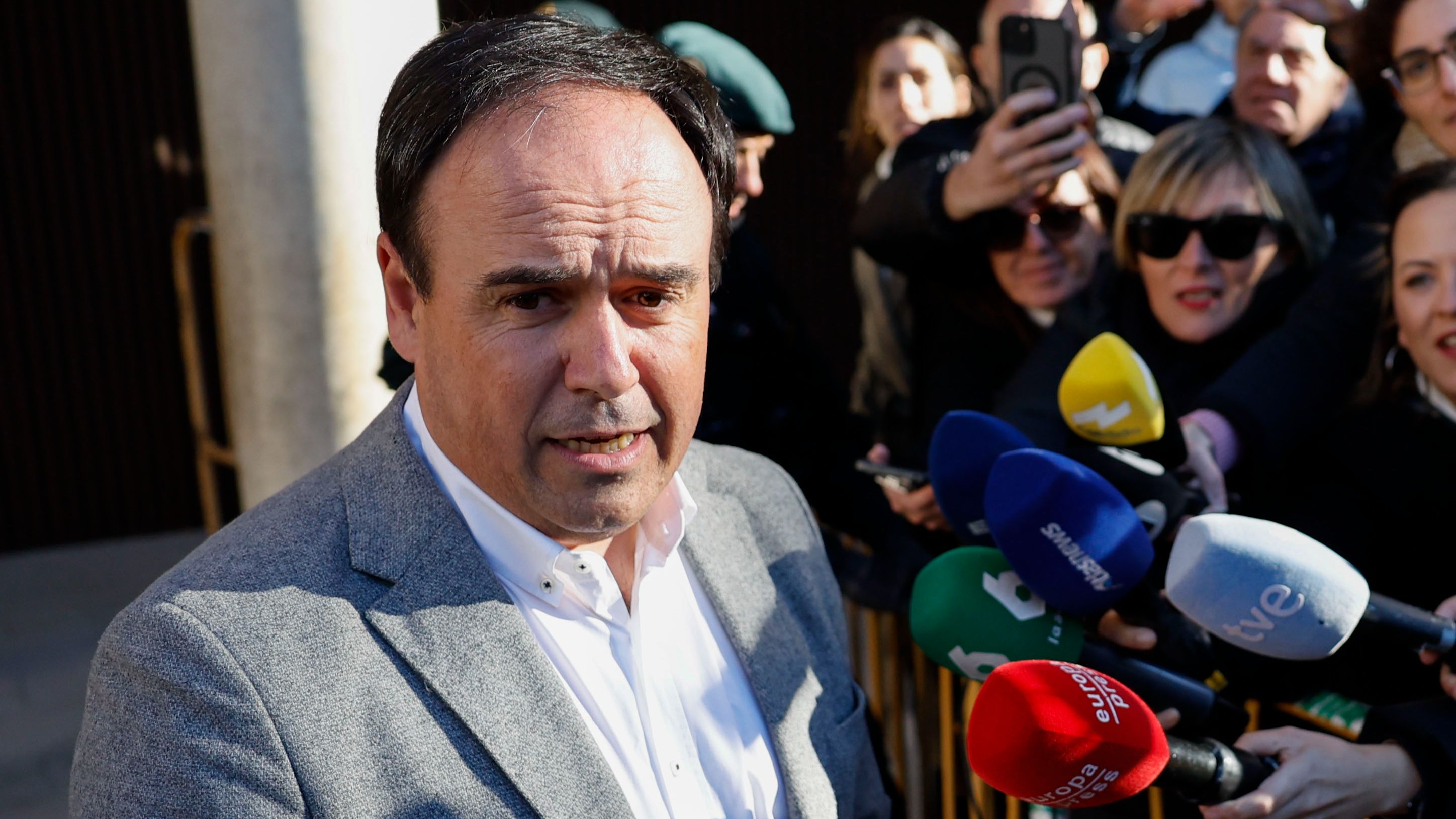 La jueza de la dana pide a Pérez Llorca la factura del teléfono con el ...