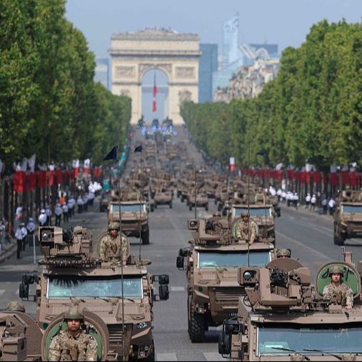 Émission en français - 14 Juillet: du traité d'amitié au match France - Espagne - 14/07/26 episode artwork