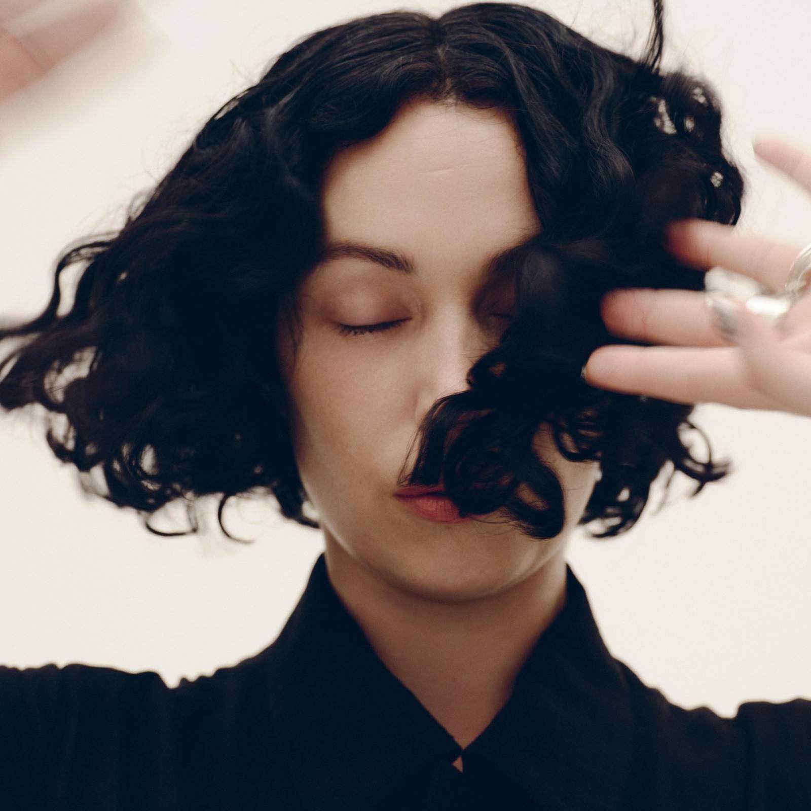 Bandeja de entrada - Kelly Lee Owens, Apparat, Triángulo De Amor Bizarro...- 27/11/25