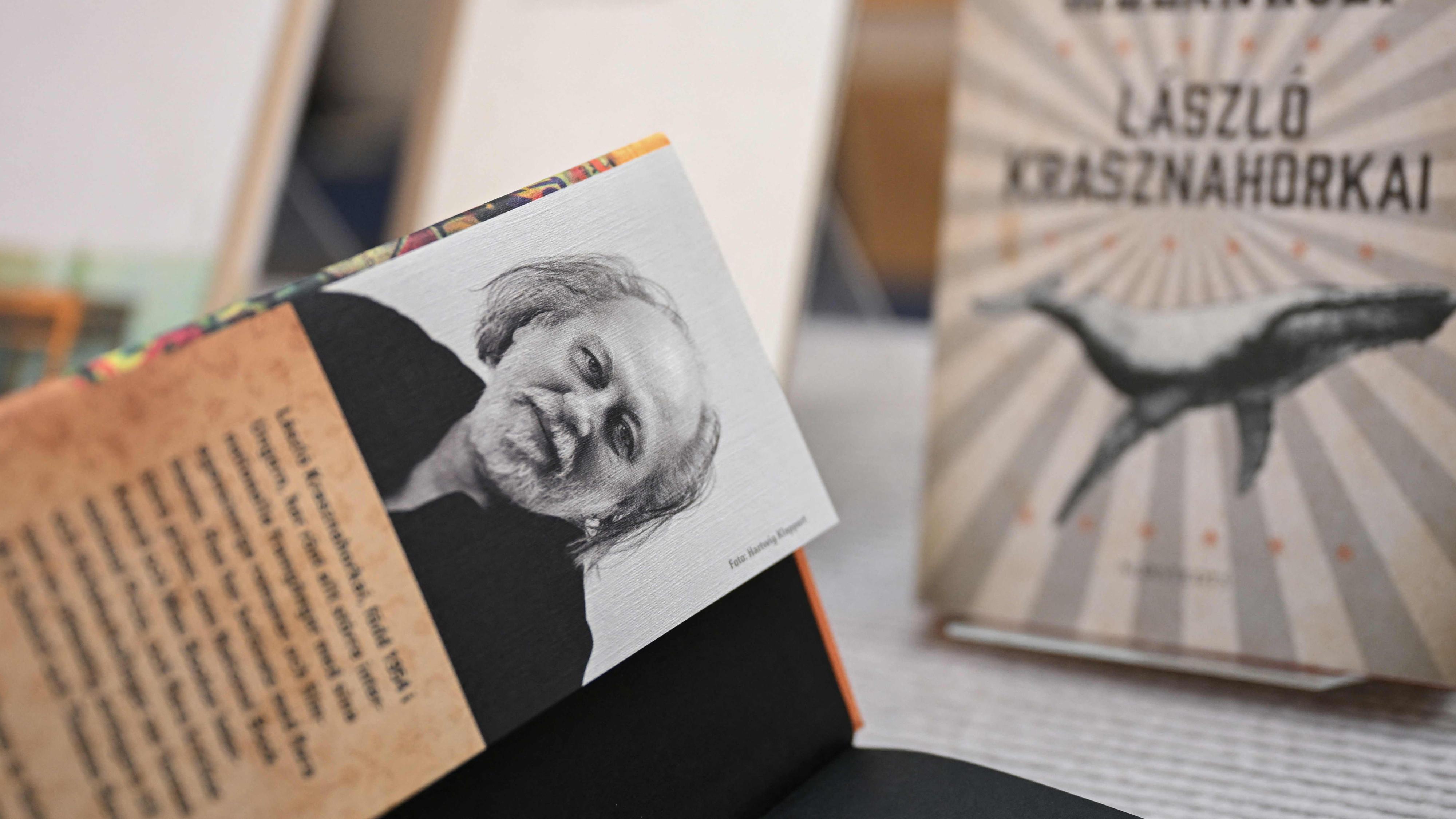 László Krasznahorkai, el Nobel 'maestro del apocalipsis', en cinco novelas
