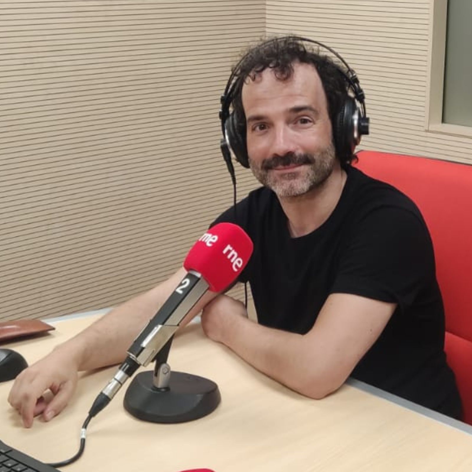Libros de arena - Luis López Carrasco y 'Europa' Libros de arena - Luis López Carrasco y 'Europa'