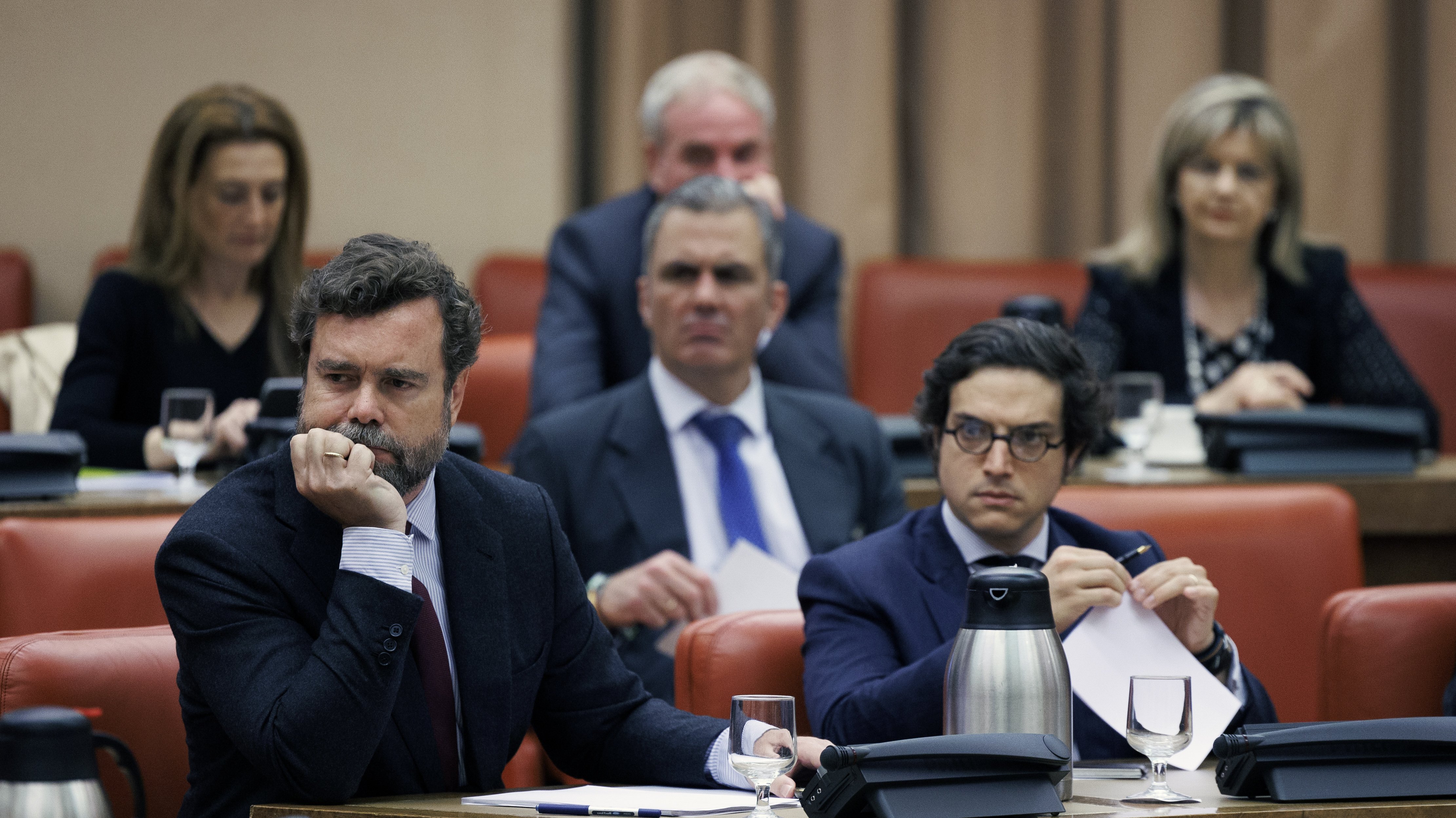 Abascal elige a de la Cabeza, Espinosa de los Monteros y Smith como ...