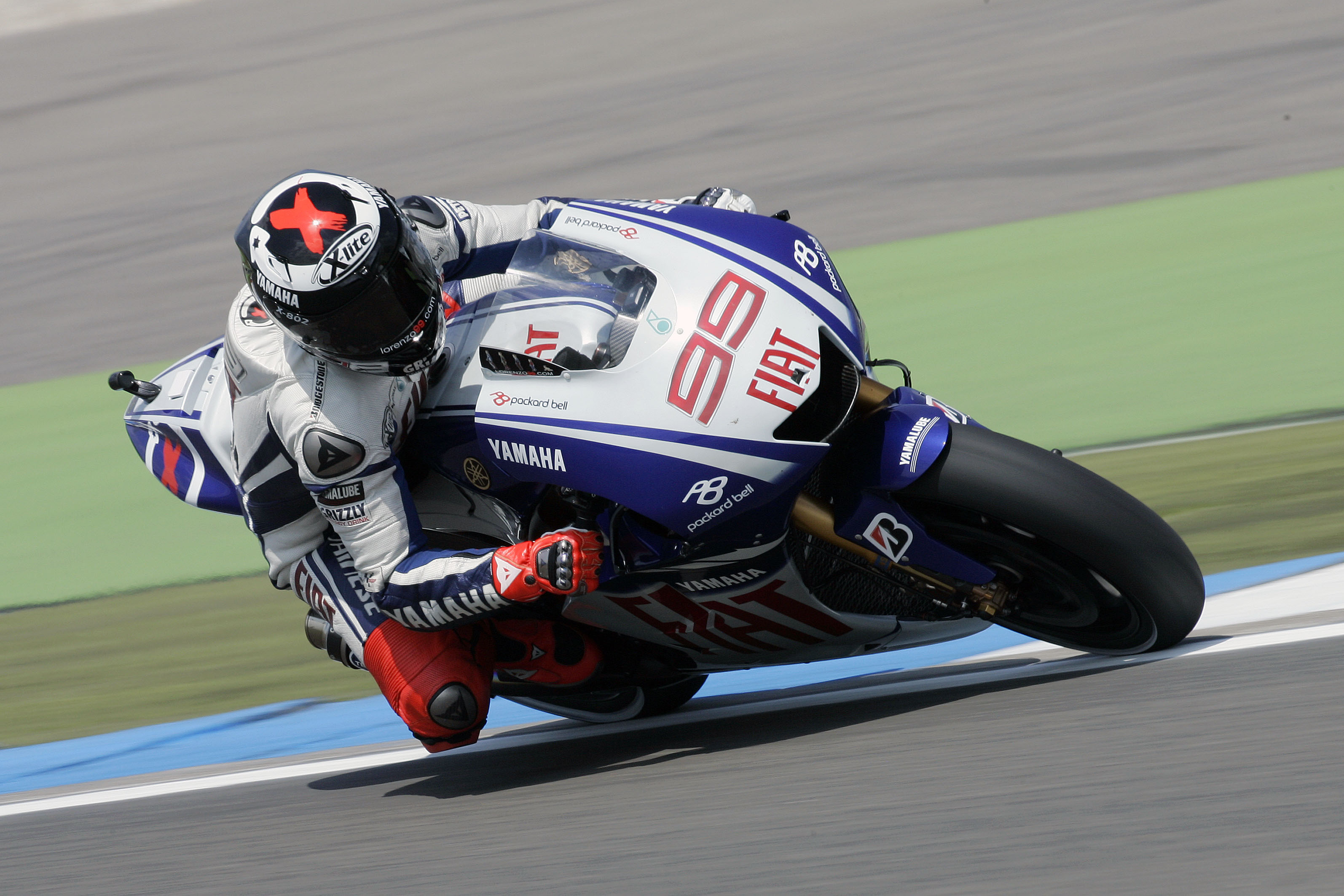 Lorenzo da el primer aviso