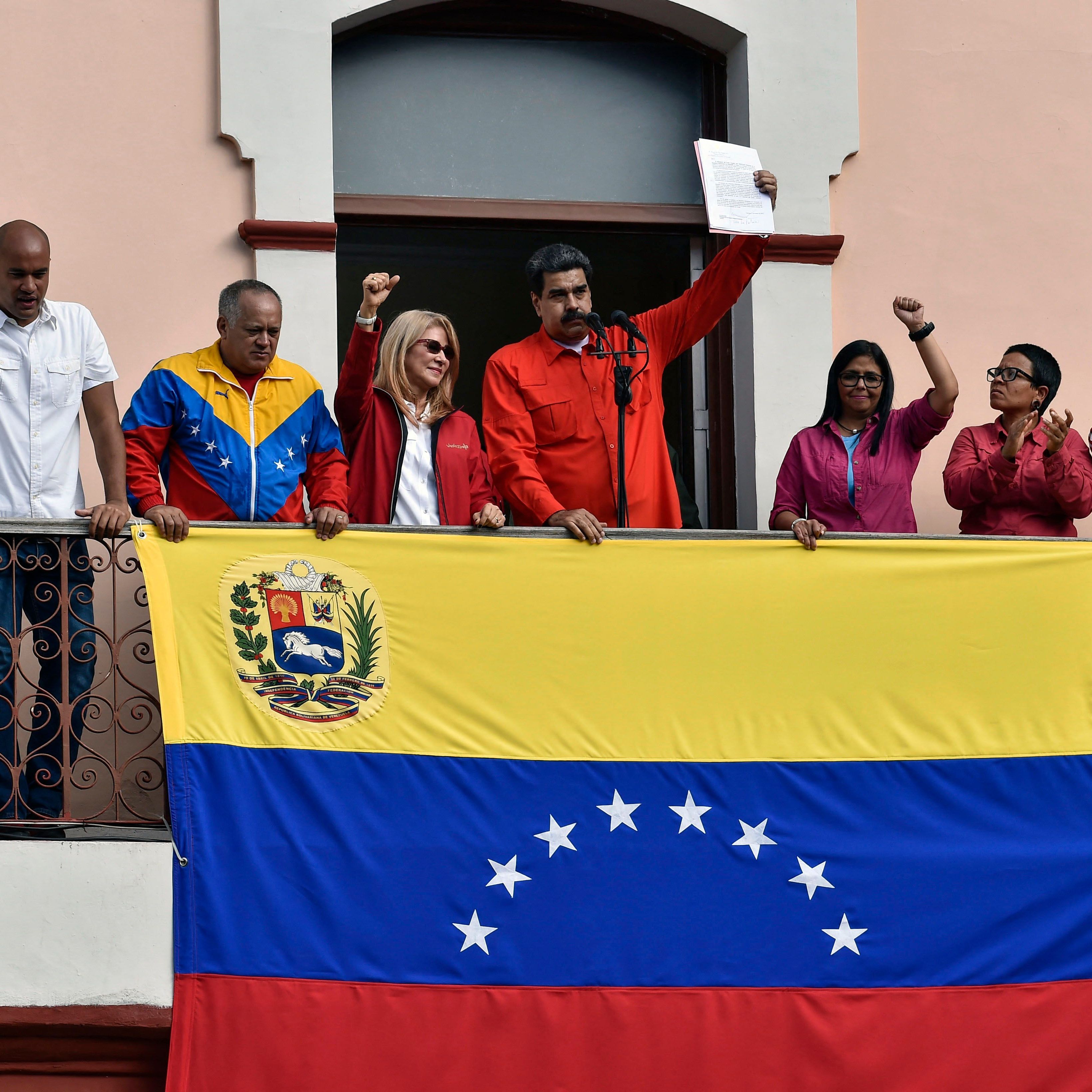 Maduro y su mujer serán juzgados en EE.UU. por presunto narcoterrorismo: "No debería ser mediante las bombas como se detenga a las personas"