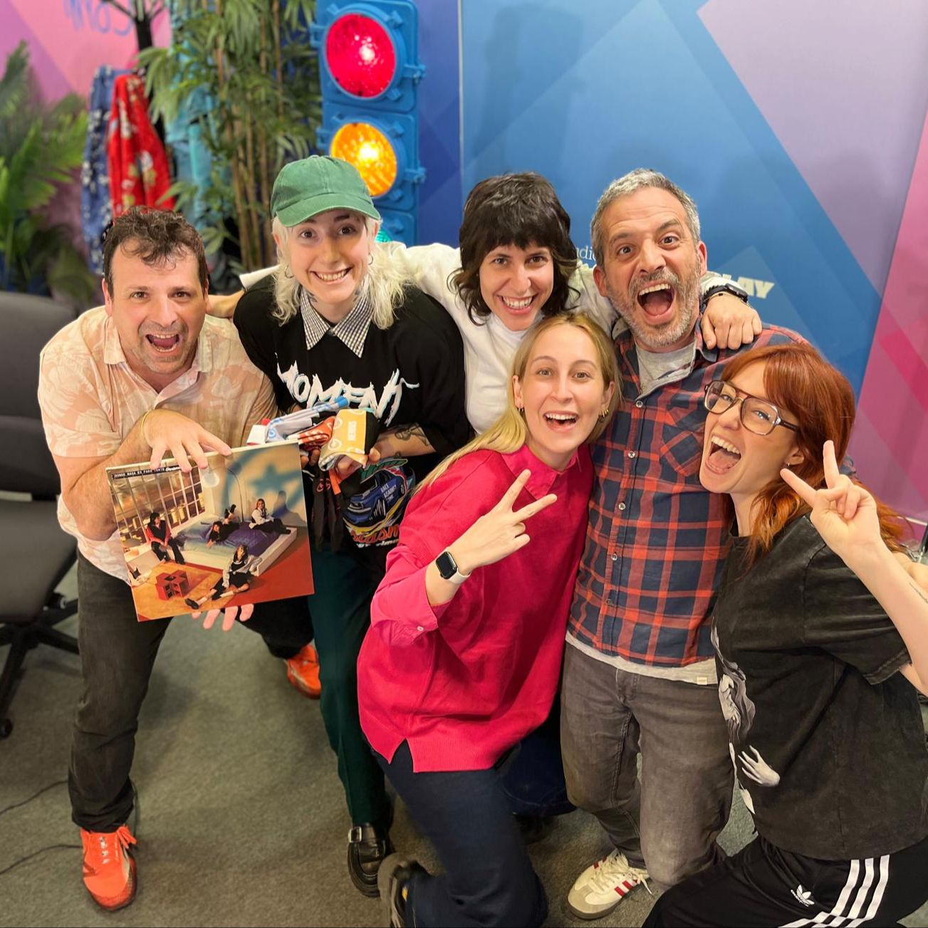 Mañana más - Ginebras y su último álbum: 'Donde nada es para tanto'