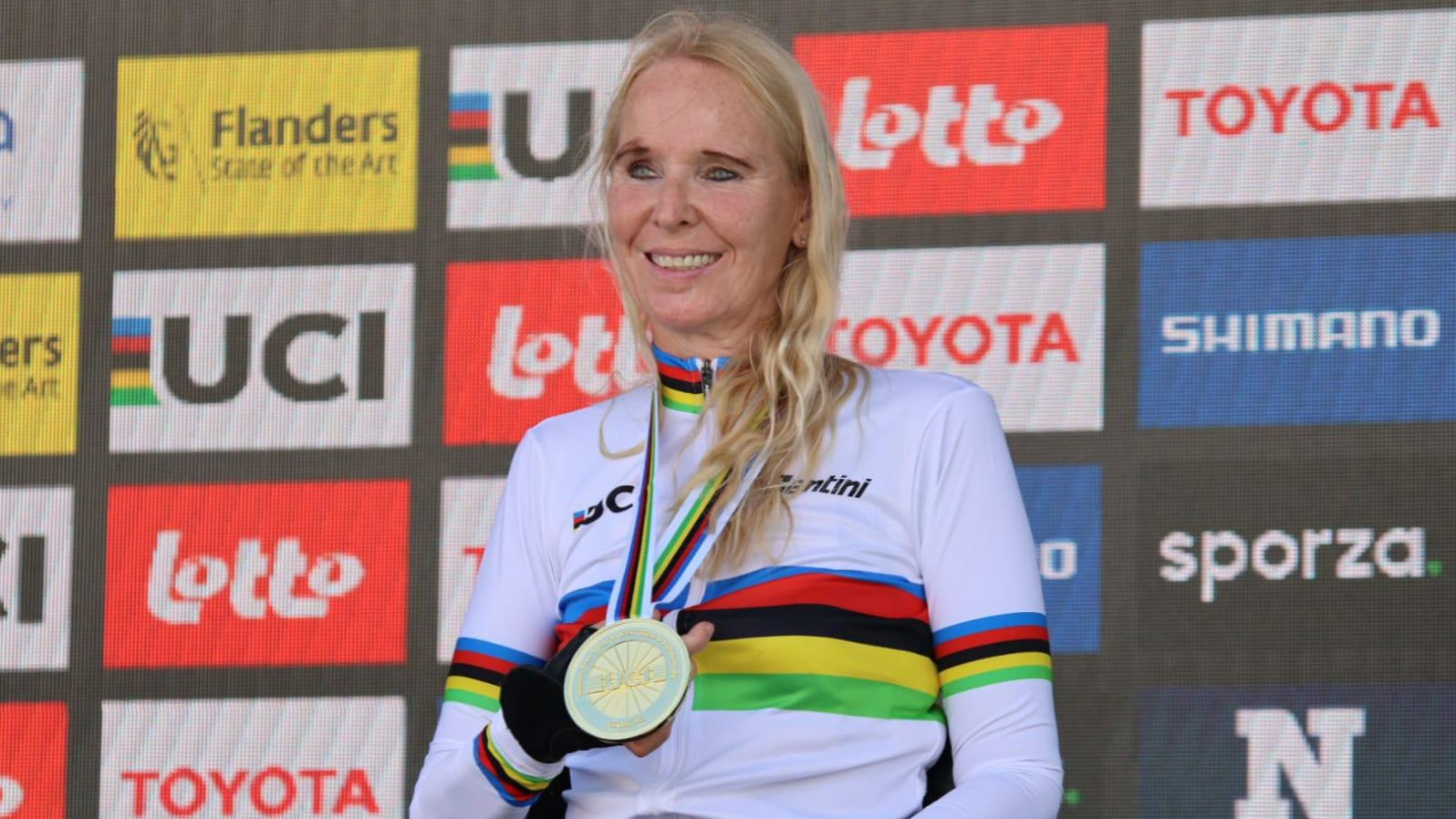 Manuela Vos hace doblete en el Mundial de ciclismo paralímpico y se lleva el oro en ruta