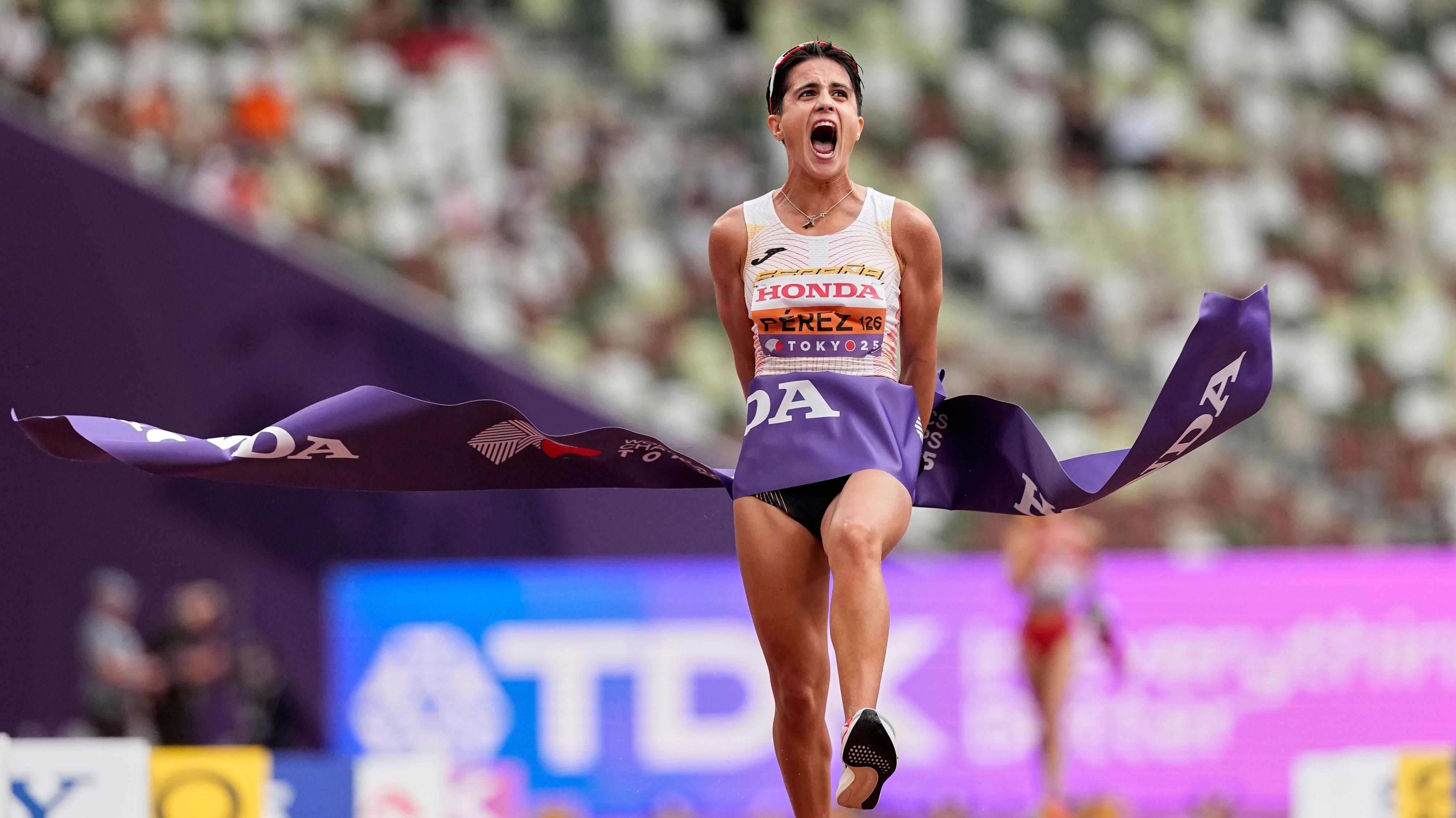 María Pérez también se corona en los 20 kilómetros marcha y es campeona del mundo por cuarta vez