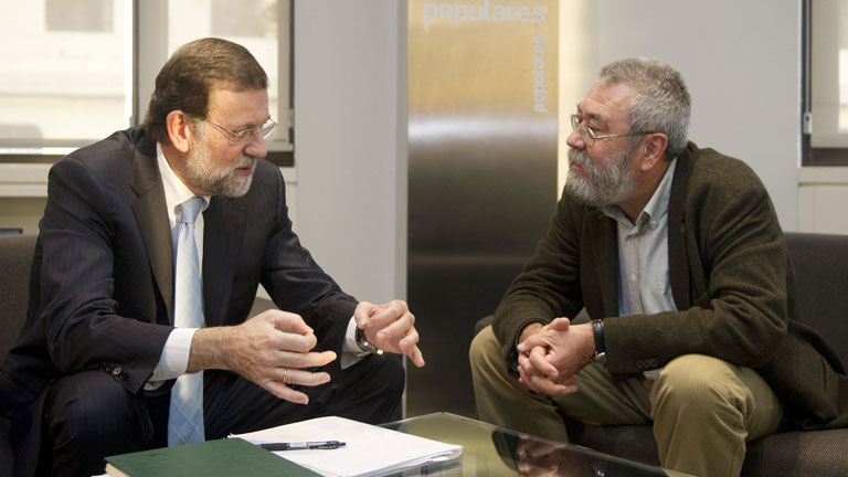 Rajoy pide un acuerdo de sindicatos y patronal sobre contratación y convenios después de reyes