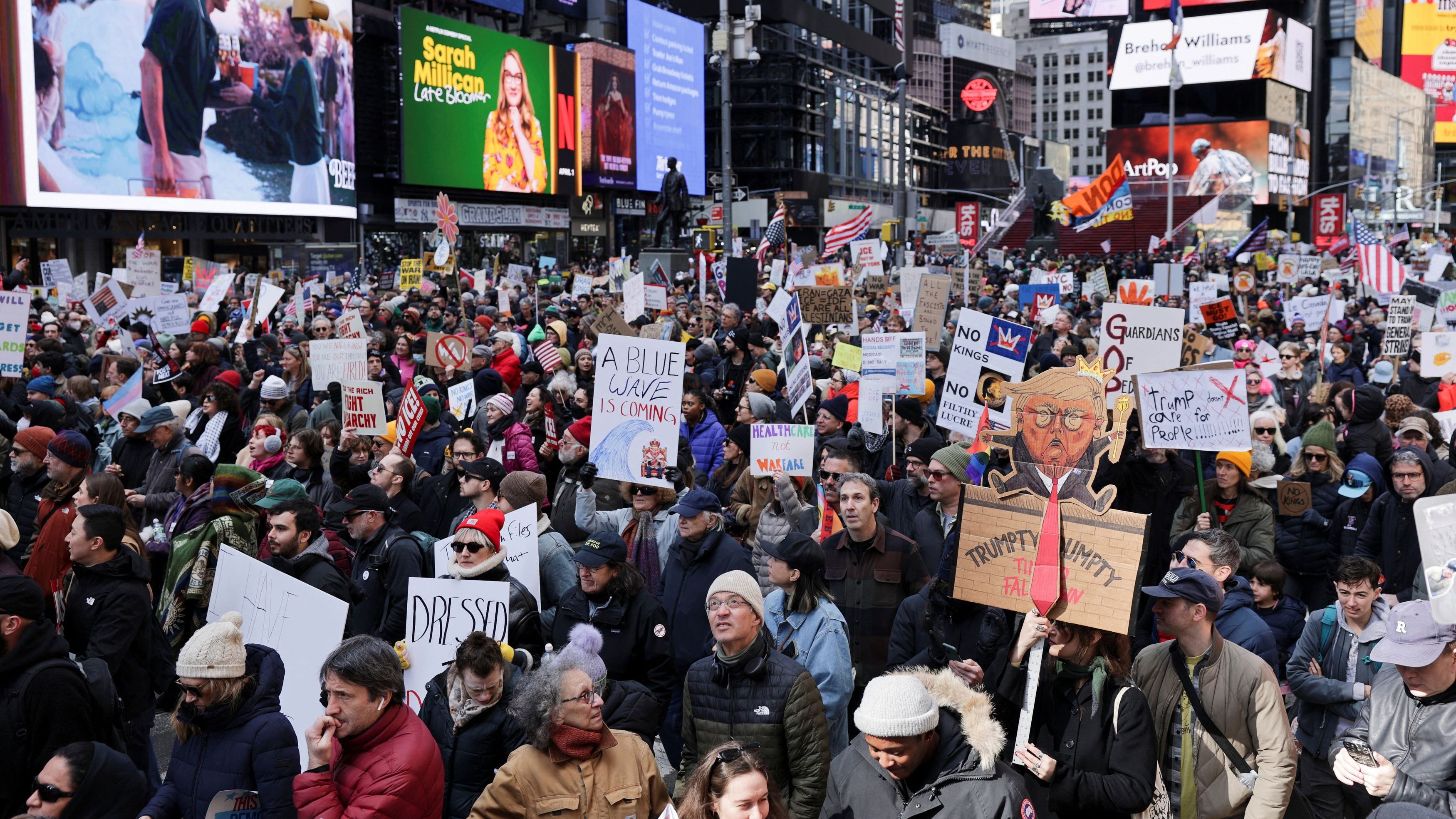 Más de 3.300 manifestaciones en EE.UU. protestan contra Trump, la guerra en Irán y el ICE bajo el lema 'No kings'
