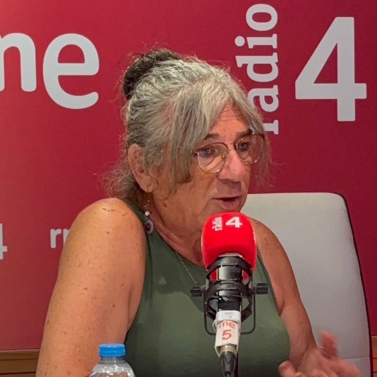 El matí de Ràdio 4 - Edició Estiu - Adele Miravet comparteix la seva història de transició de gènere als 55 anys episode artwork